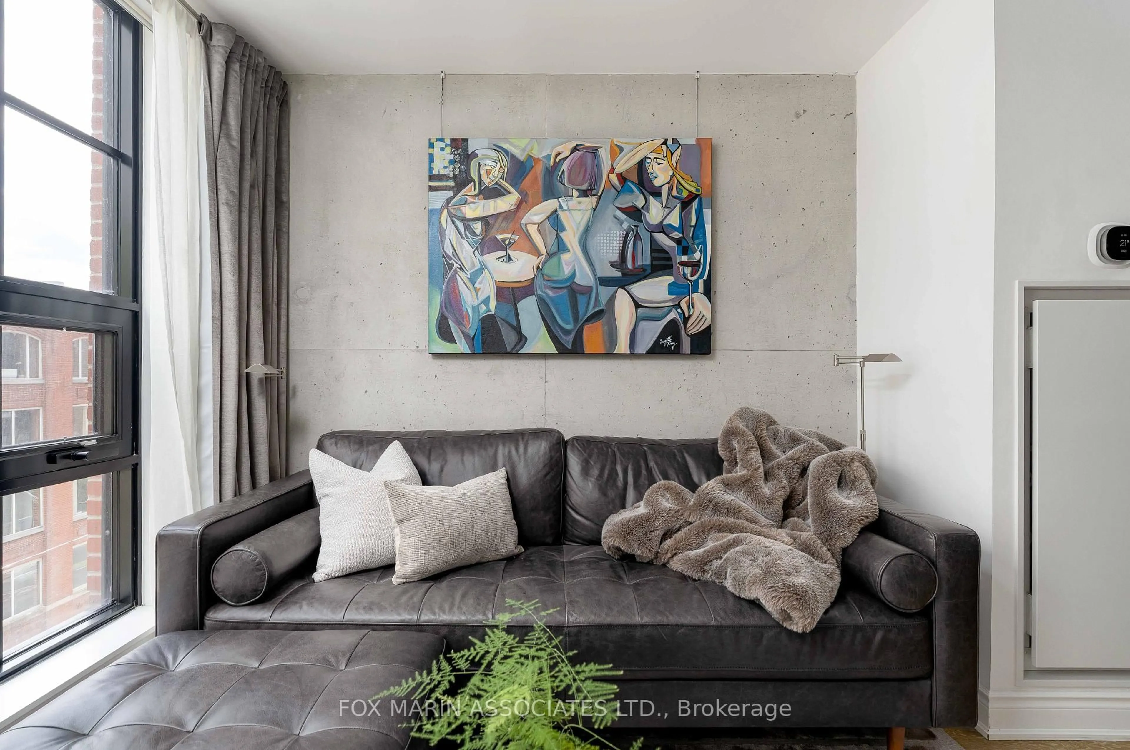 Living room with furniture, unknown for 608 Richmond St #404, Toronto Ontario M5V 0N9