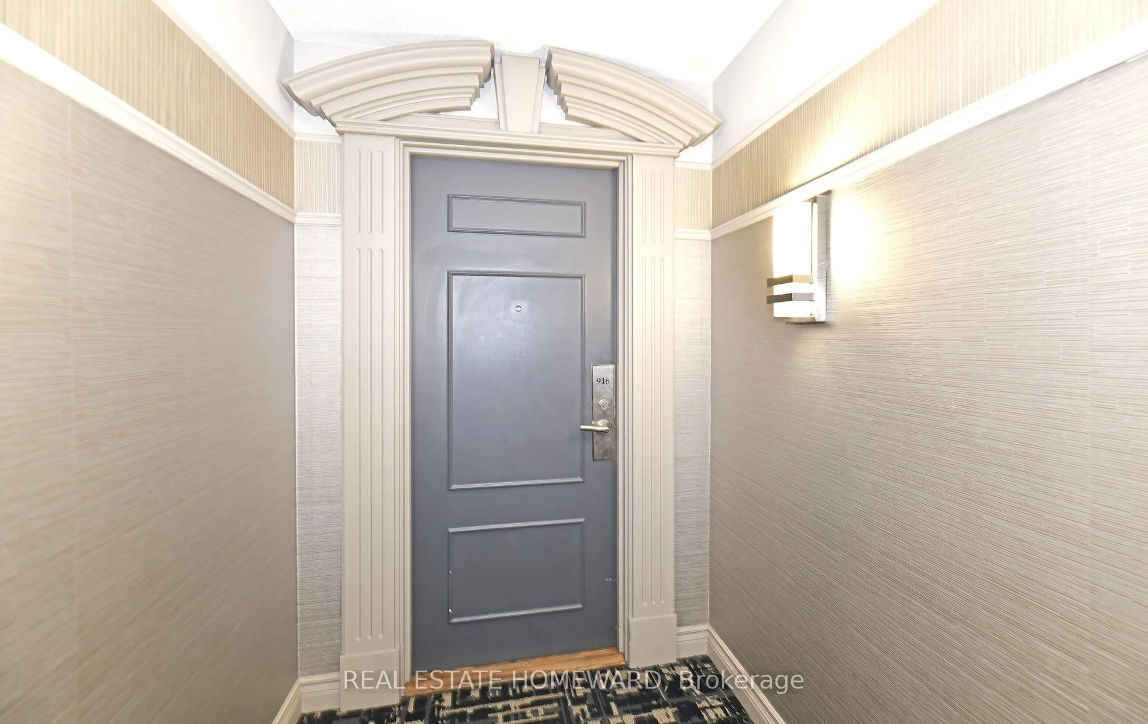 Indoor entryway for 88 Grandview Way #916, Toronto Ontario M2N 6V6