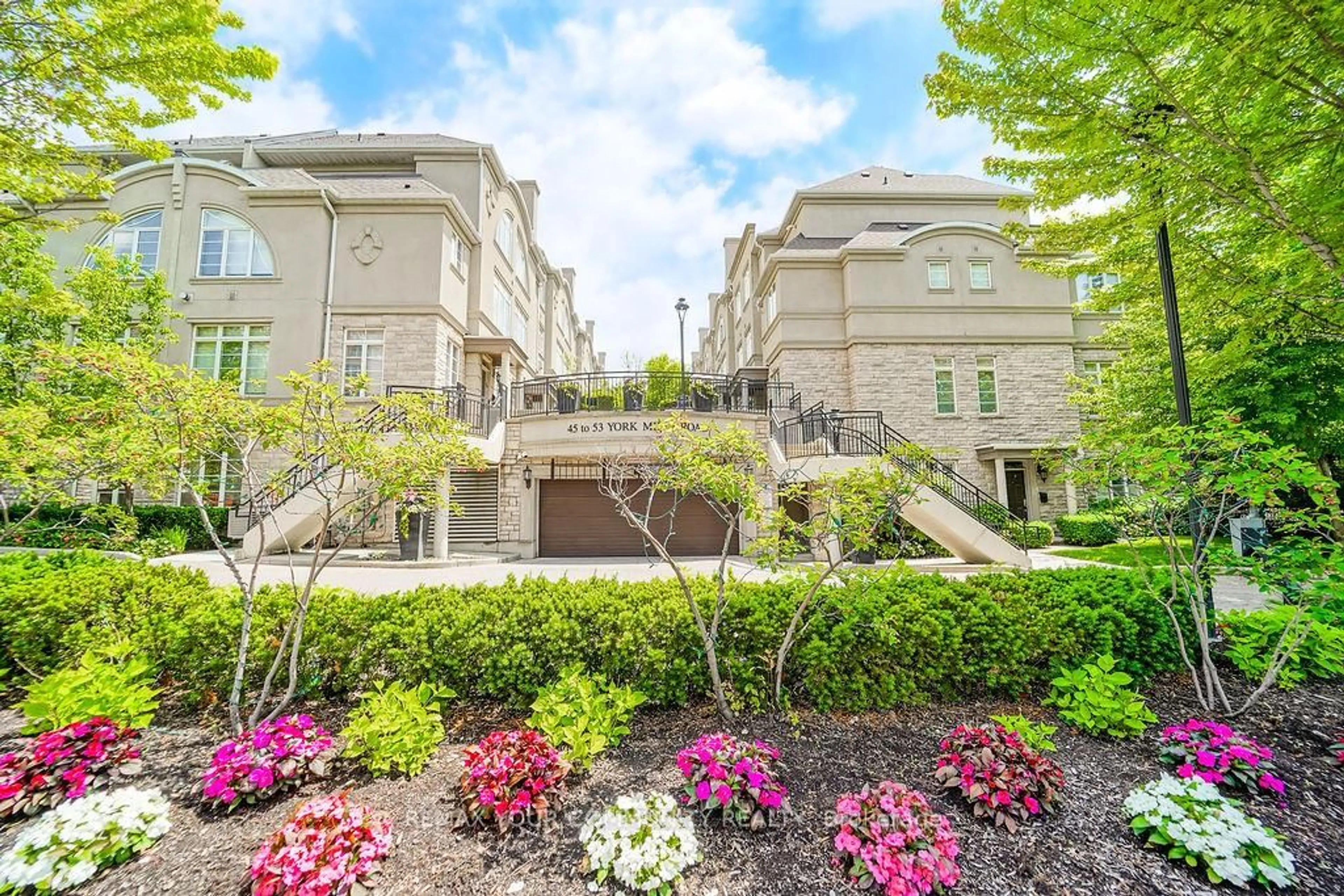 Patio, street for 47 York Mills Rd #212, Toronto Ontario M2P 2B6