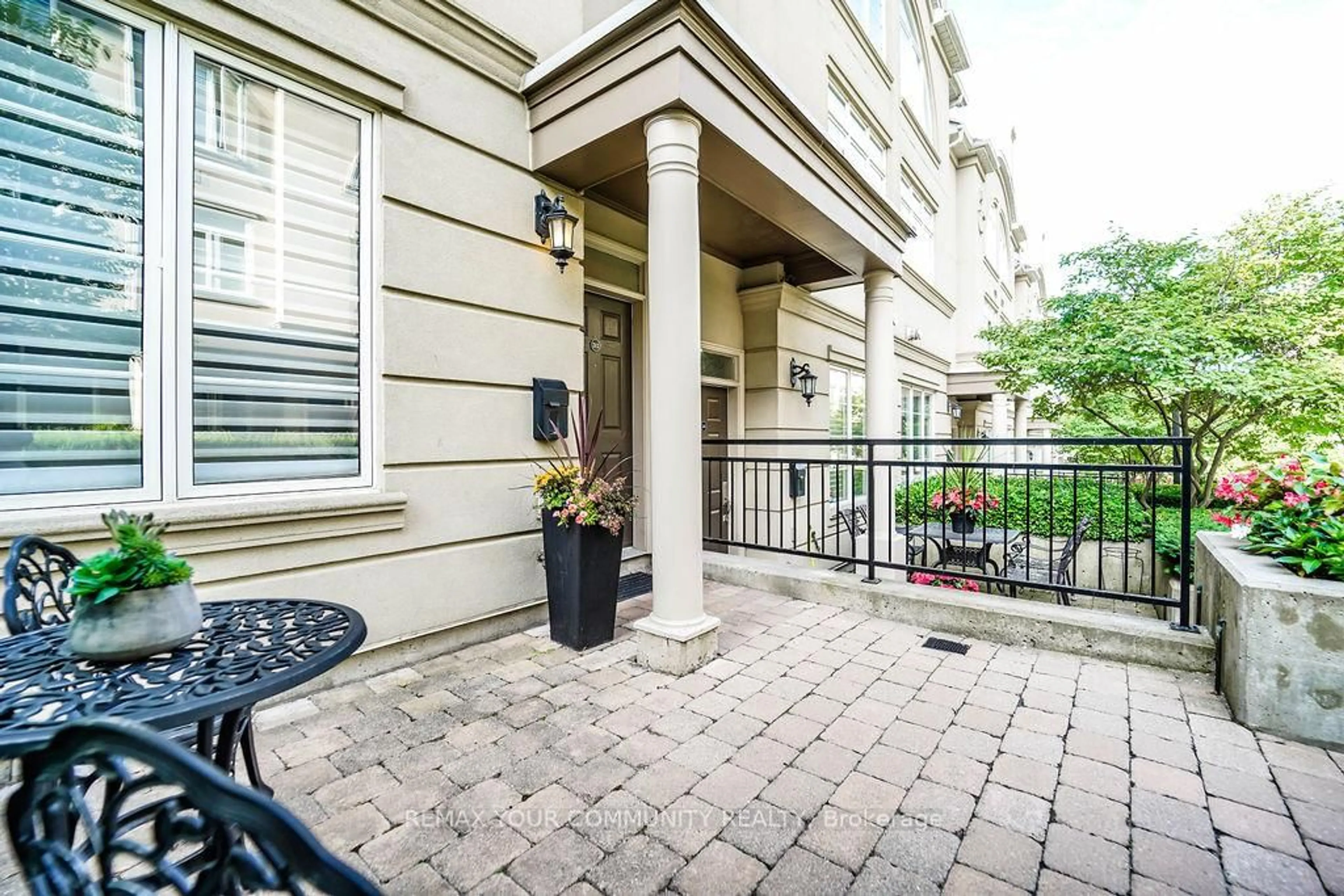 Patio, street for 47 York Mills Rd #212, Toronto Ontario M2P 2B6