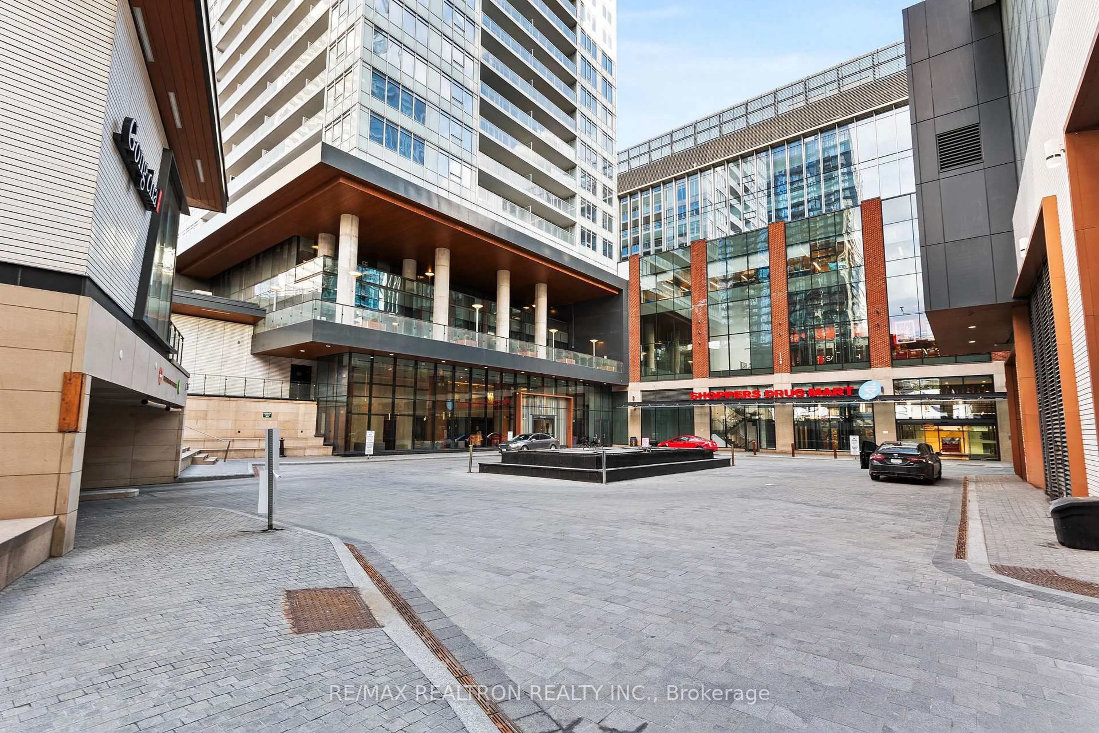 Indoor foyer for 17 Bathurst St #2508, Toronto Ontario M5V 0N1