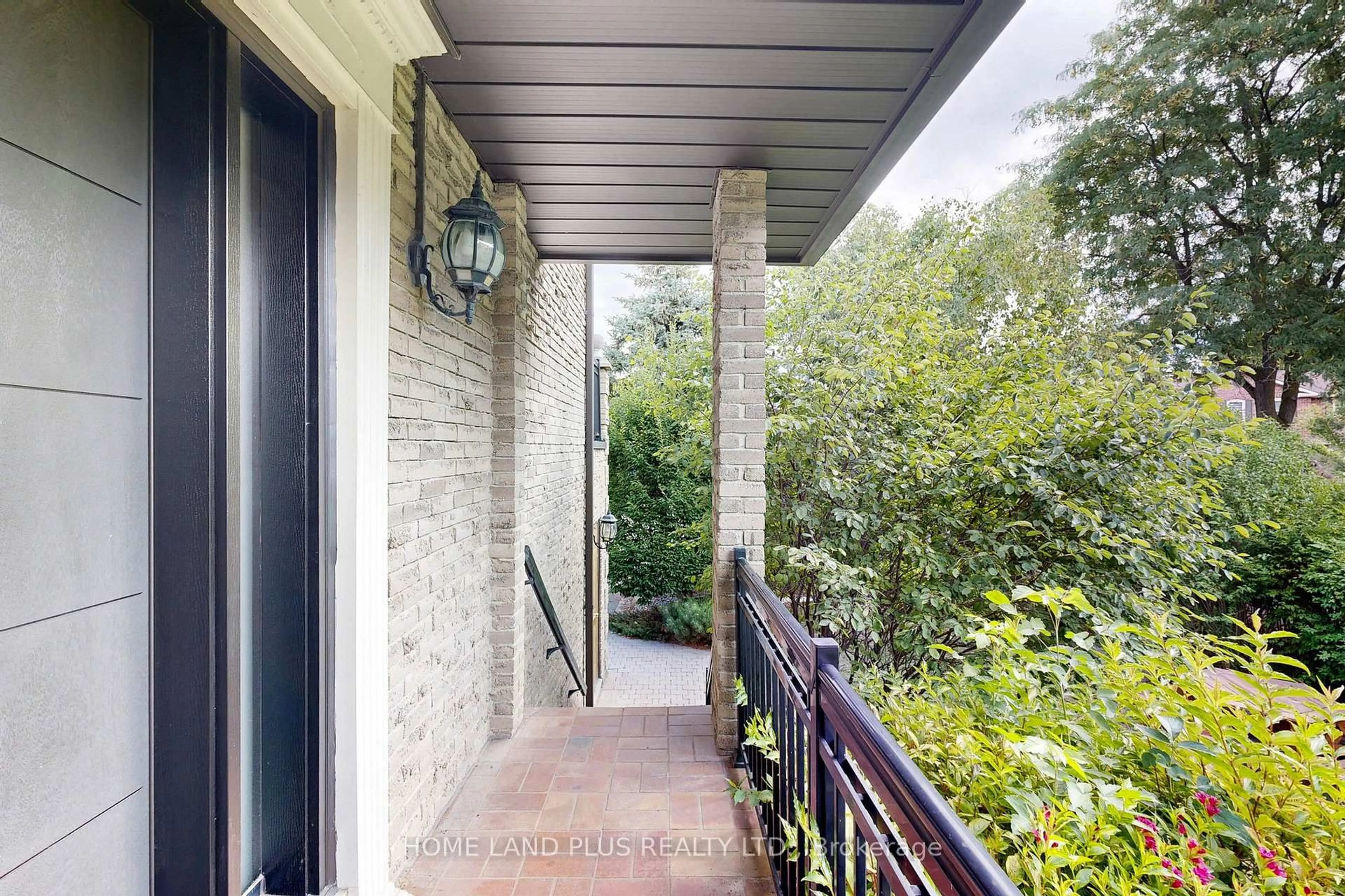 Patio, street for 50 Stillwater Cres, Toronto Ontario M2R 3S2