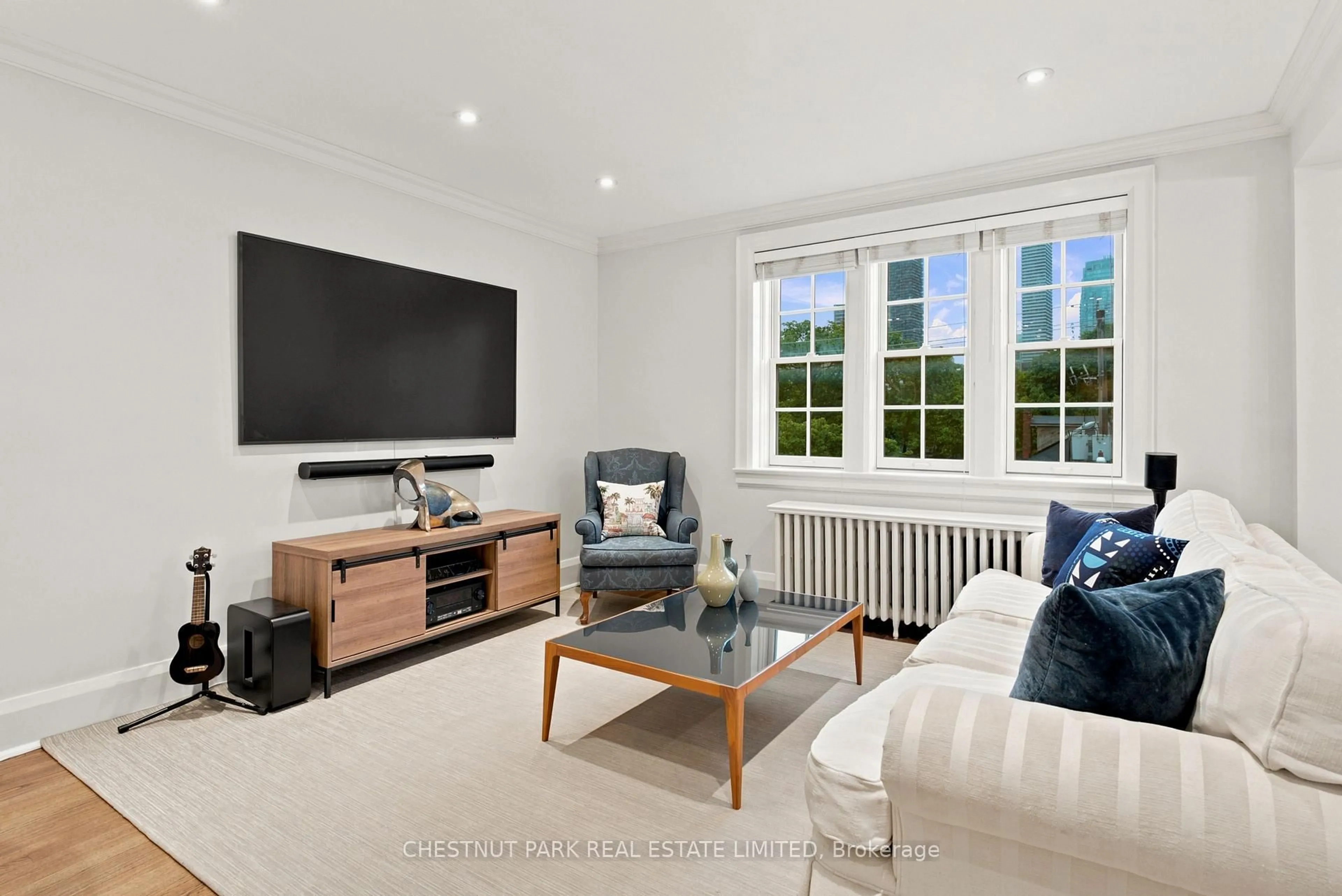 Home theater for 480 Oriole Pkwy #303, Toronto Ontario M5P 2H8