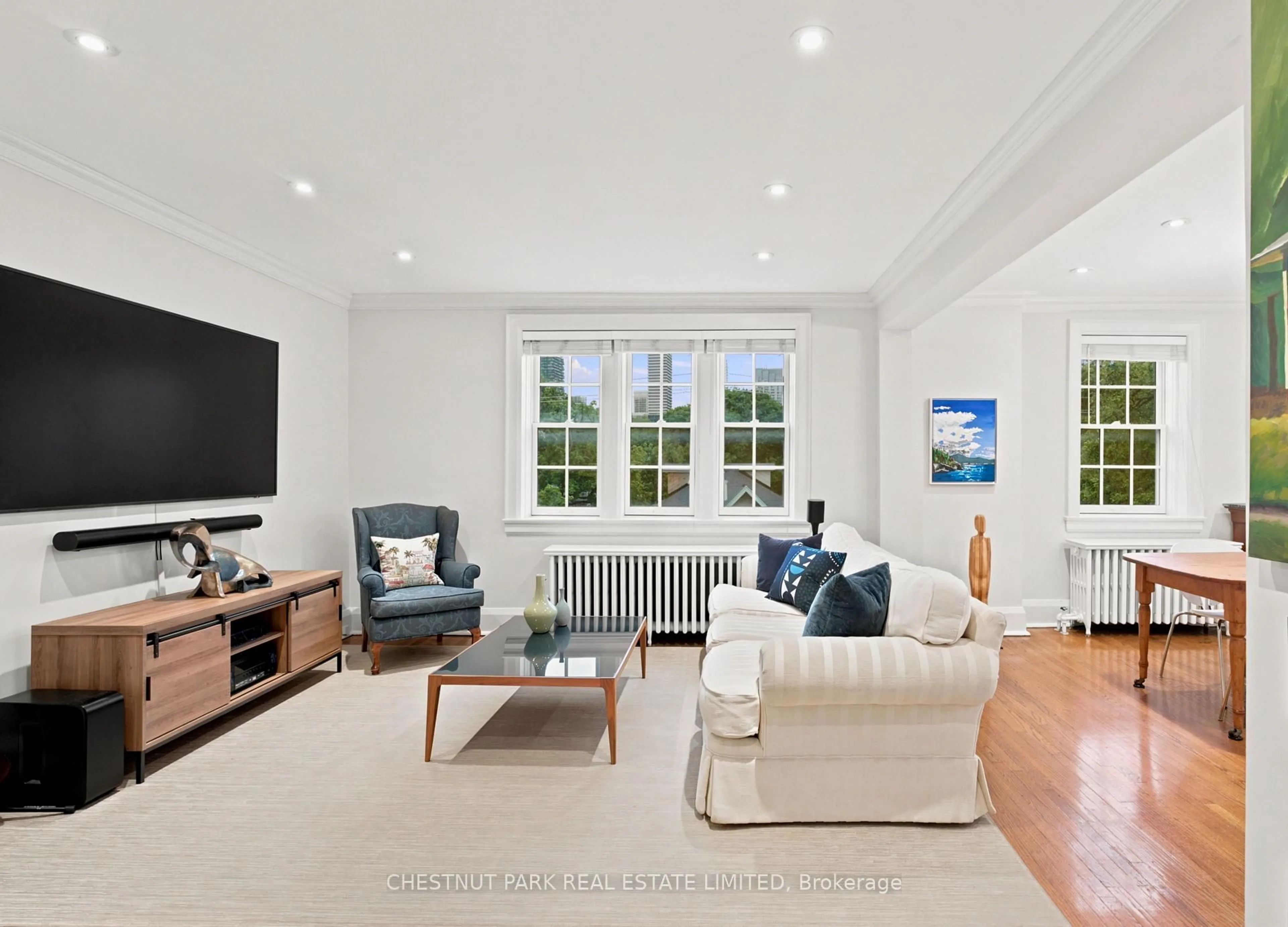 Living room with furniture, unknown for 480 Oriole Pkwy #303, Toronto Ontario M5P 2H8