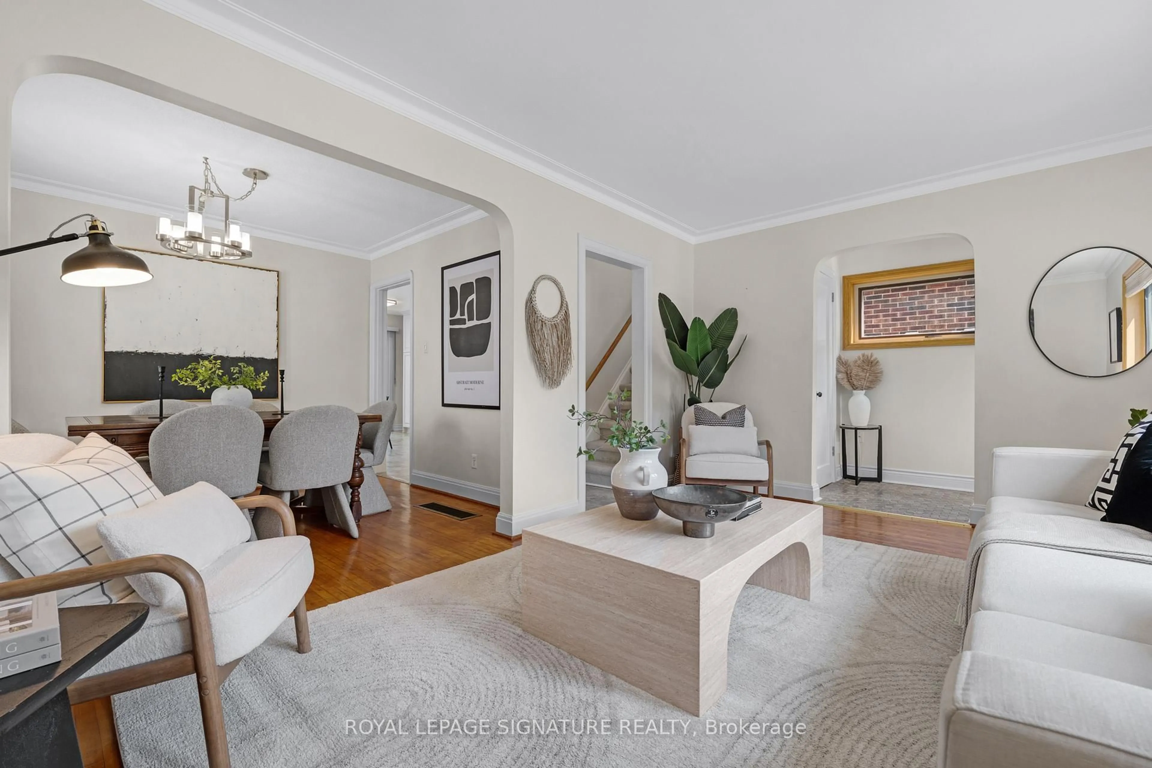 Living room with furniture, unknown for 142 Divadale Dr, Toronto Ontario M4G 2P4