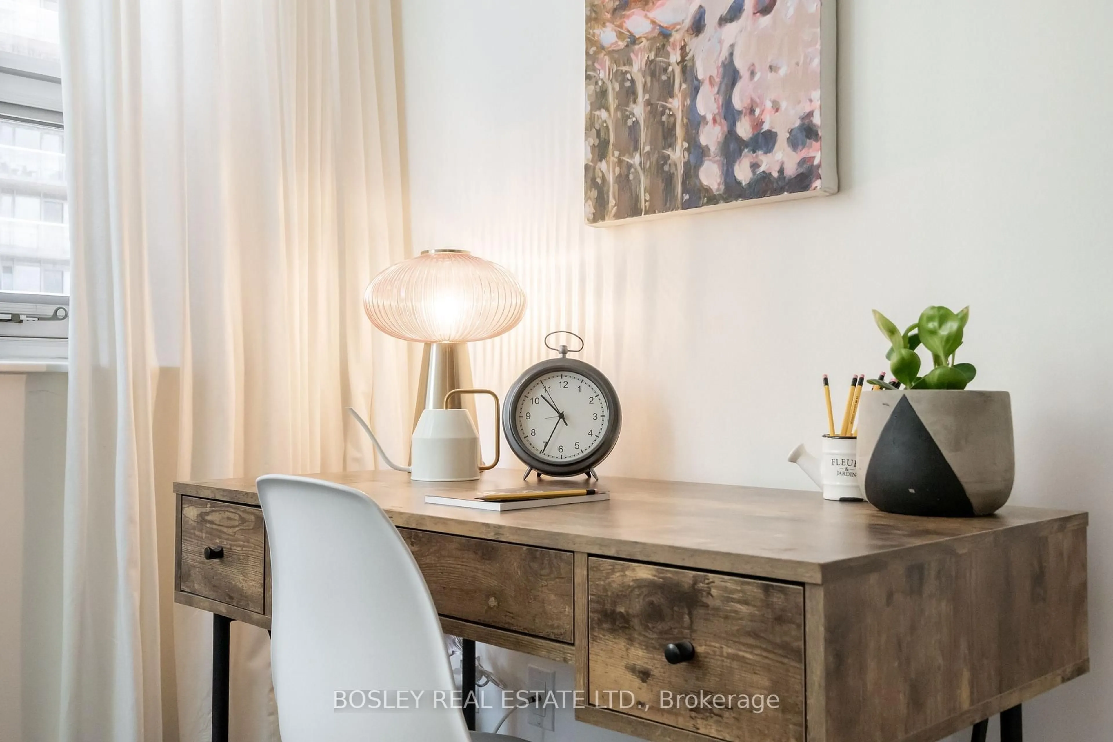 A pic of a room for 393 King St #604, Toronto Ontario M5V 3G8