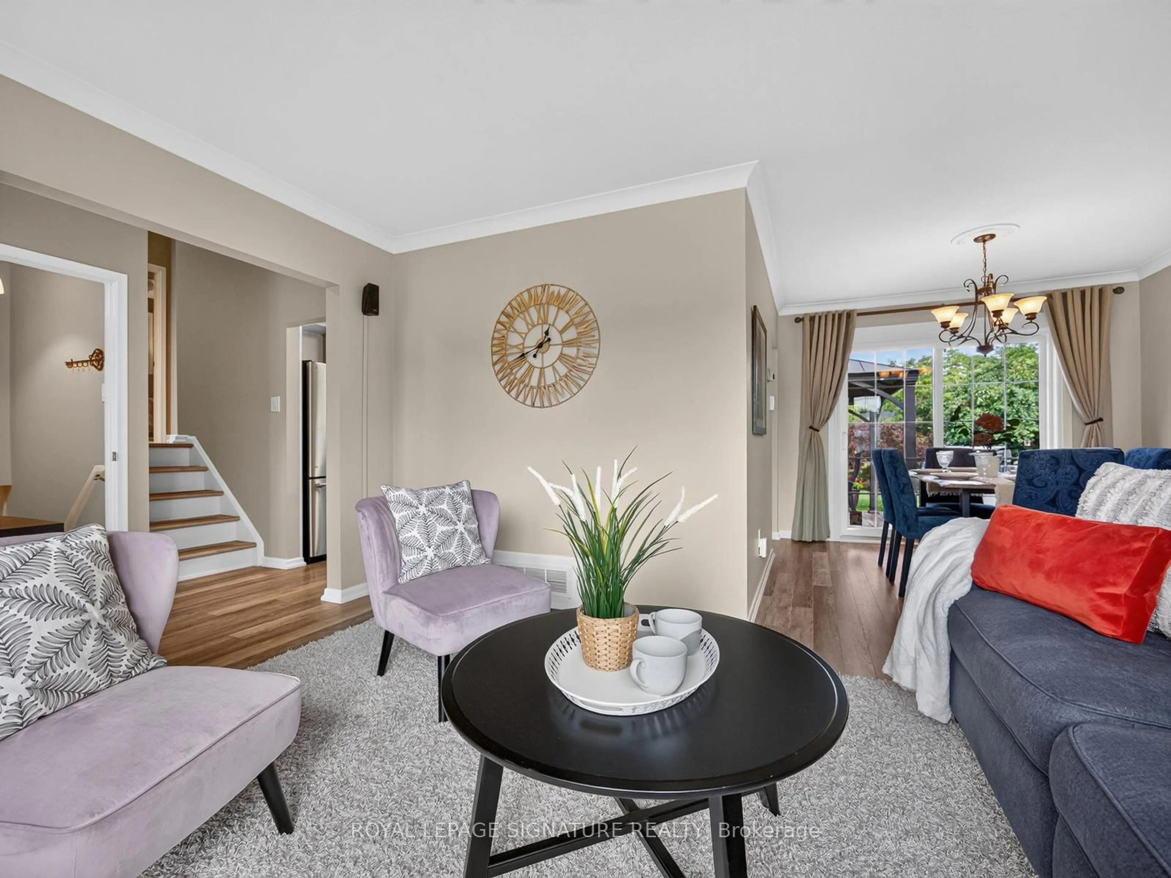 Living room with furniture, unknown for 18 Willowood Crt, Toronto Ontario M2J 2M3