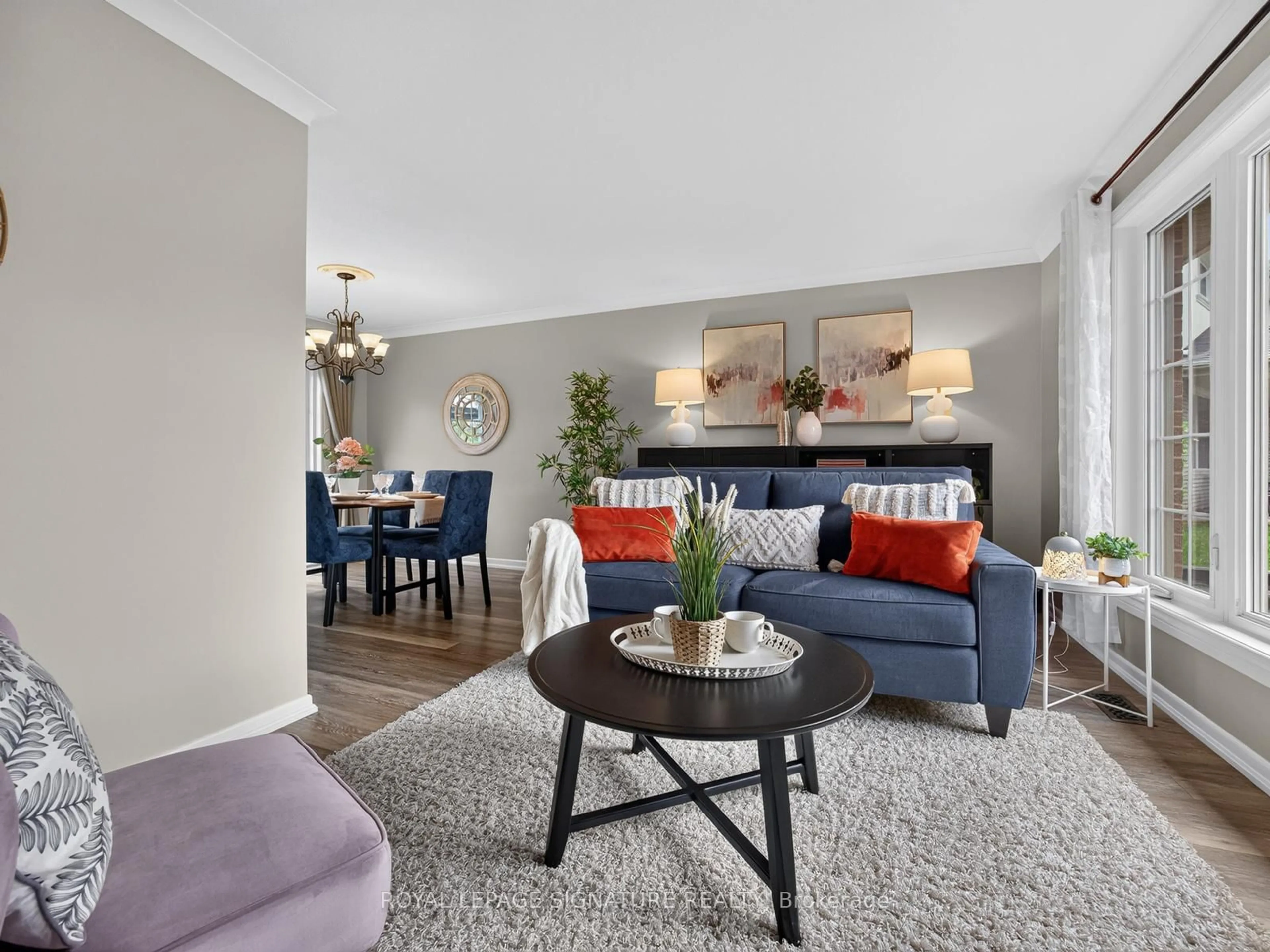 Living room with furniture, unknown for 18 Willowood Crt, Toronto Ontario M2J 2M3
