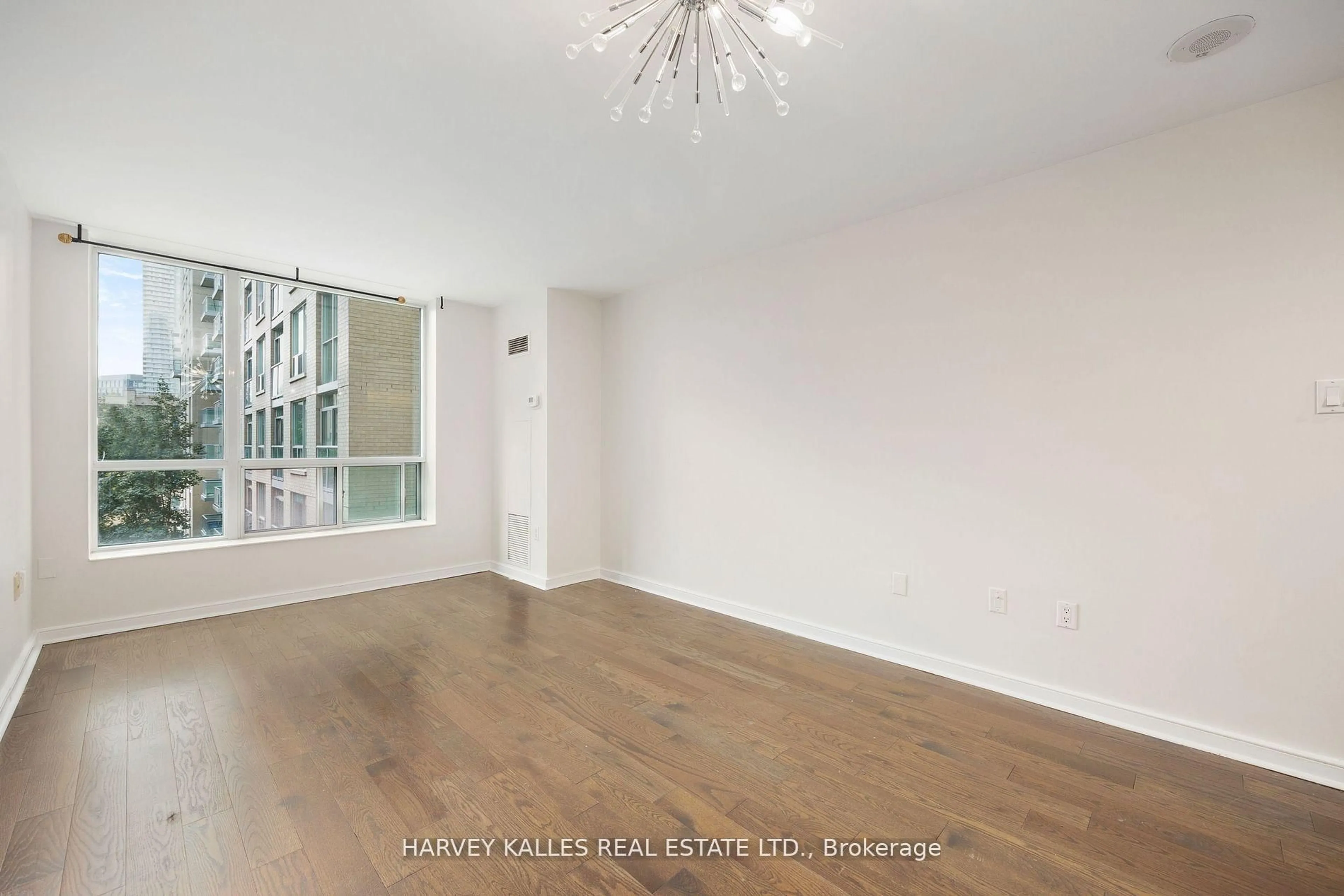 A pic of a room for 109 Front St #512, Toronto Ontario M5A 4P7
