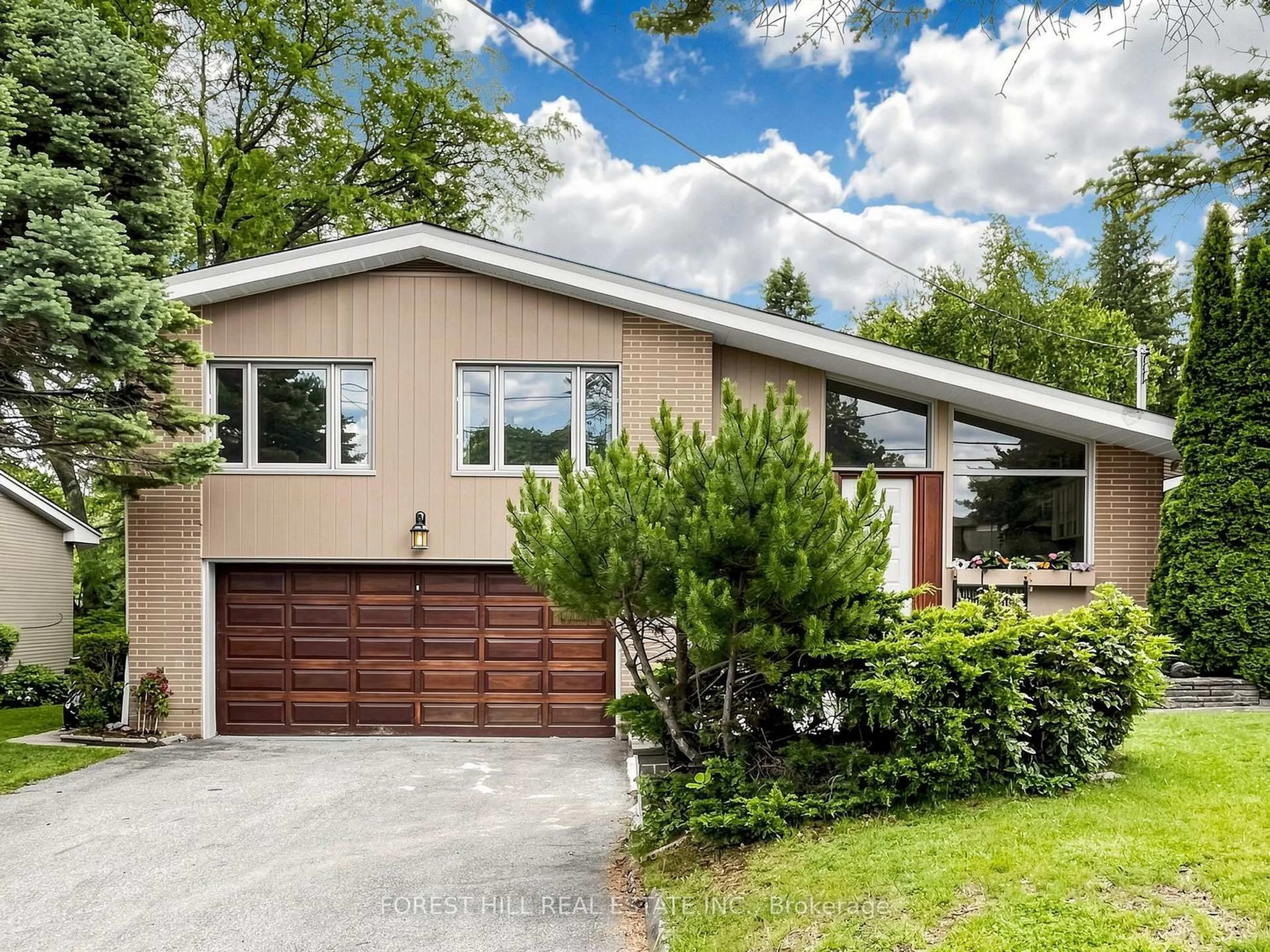 Home with vinyl exterior material, street for 91 Citation Dr, Toronto Ontario M2K 1S9