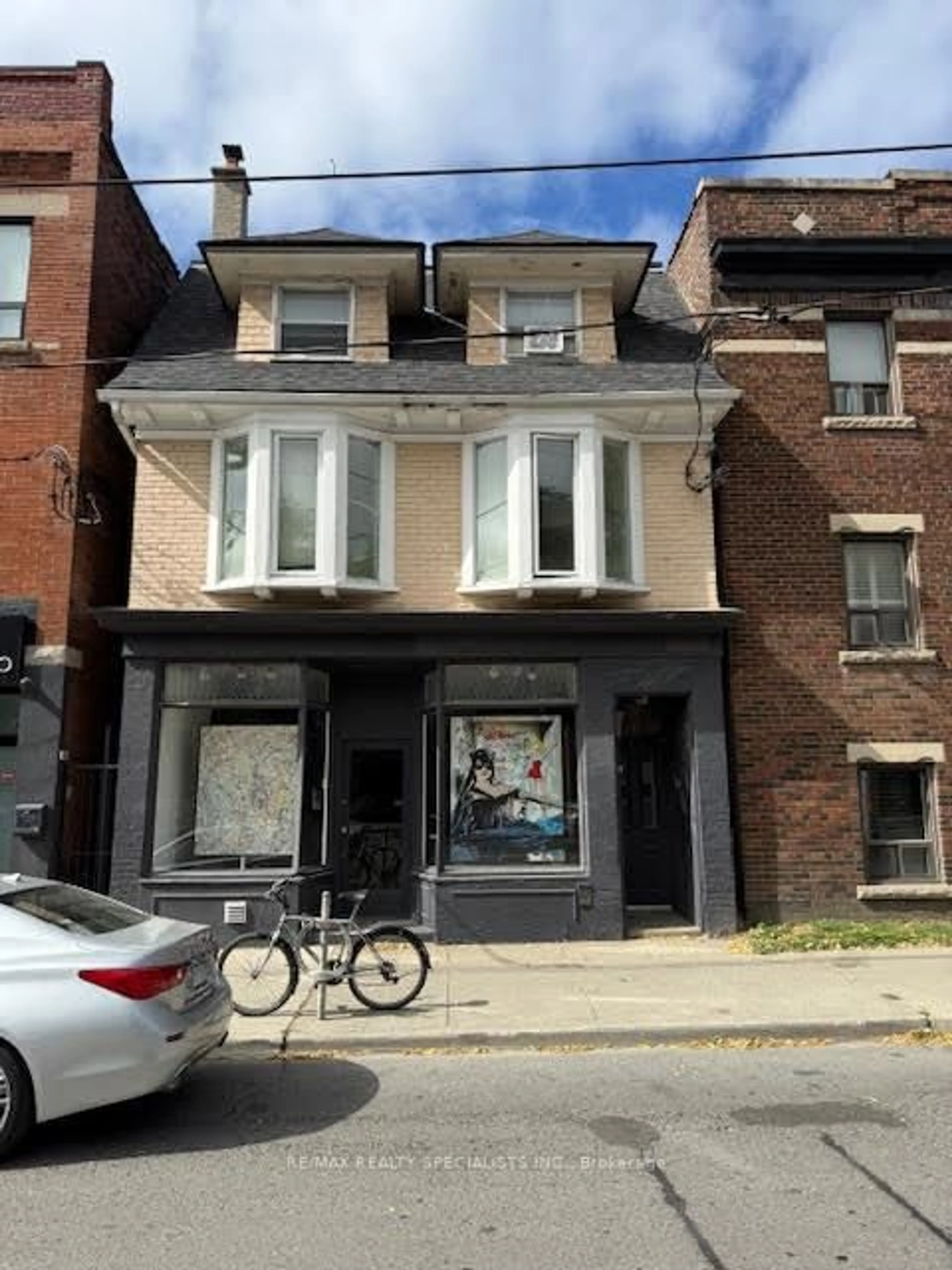 Home with brick exterior material, street for 1052 Bathurst St, Toronto Ontario M5R 3G7