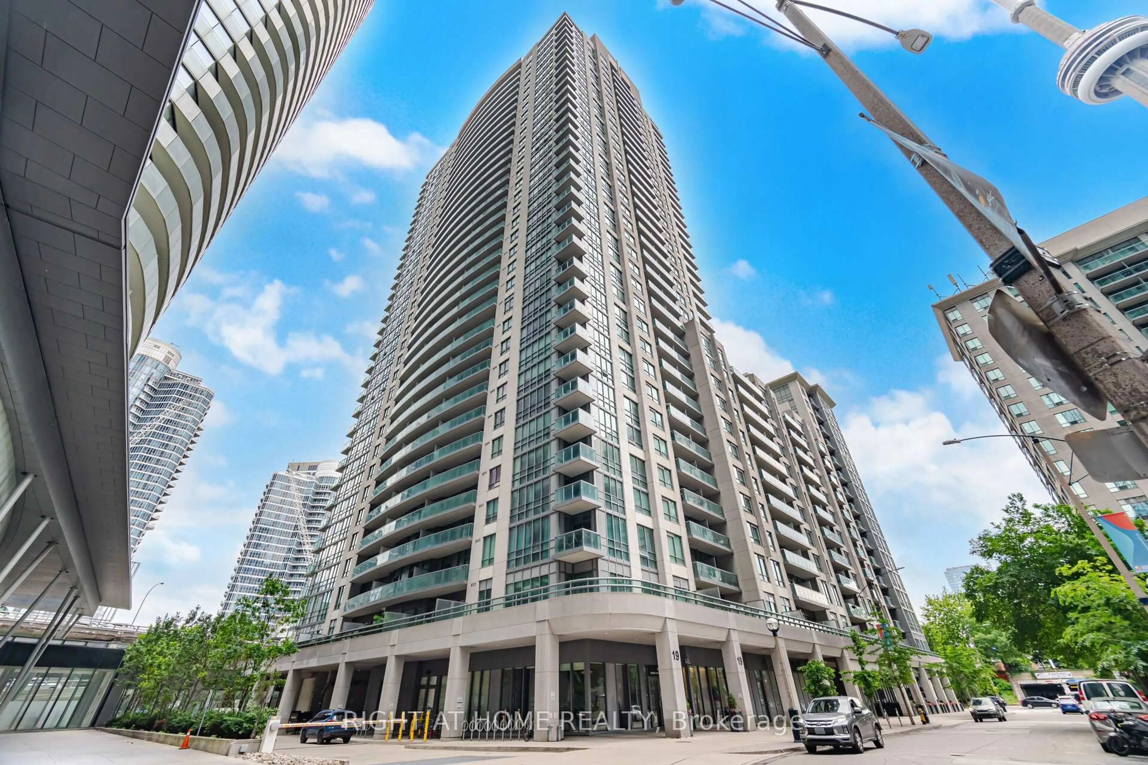 Indoor foyer for 19 Grand Trunk Cres ##2511, Toronto Ontario M5J 3A3