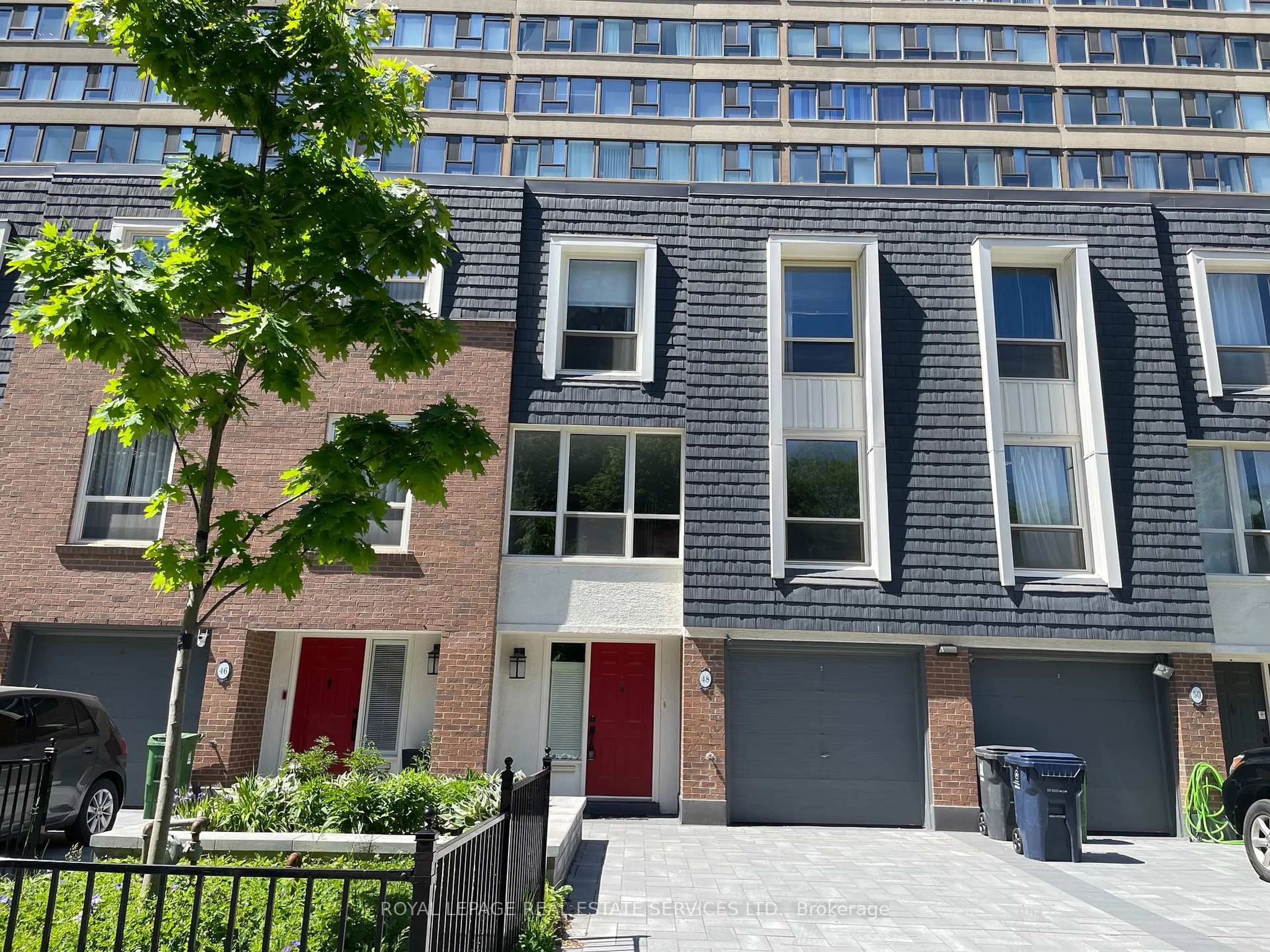 A pic from outside/outdoor area/front of a property/back of a property/a pic from drone, street for 48 Granby St #6, Toronto Ontario M5B 2J5