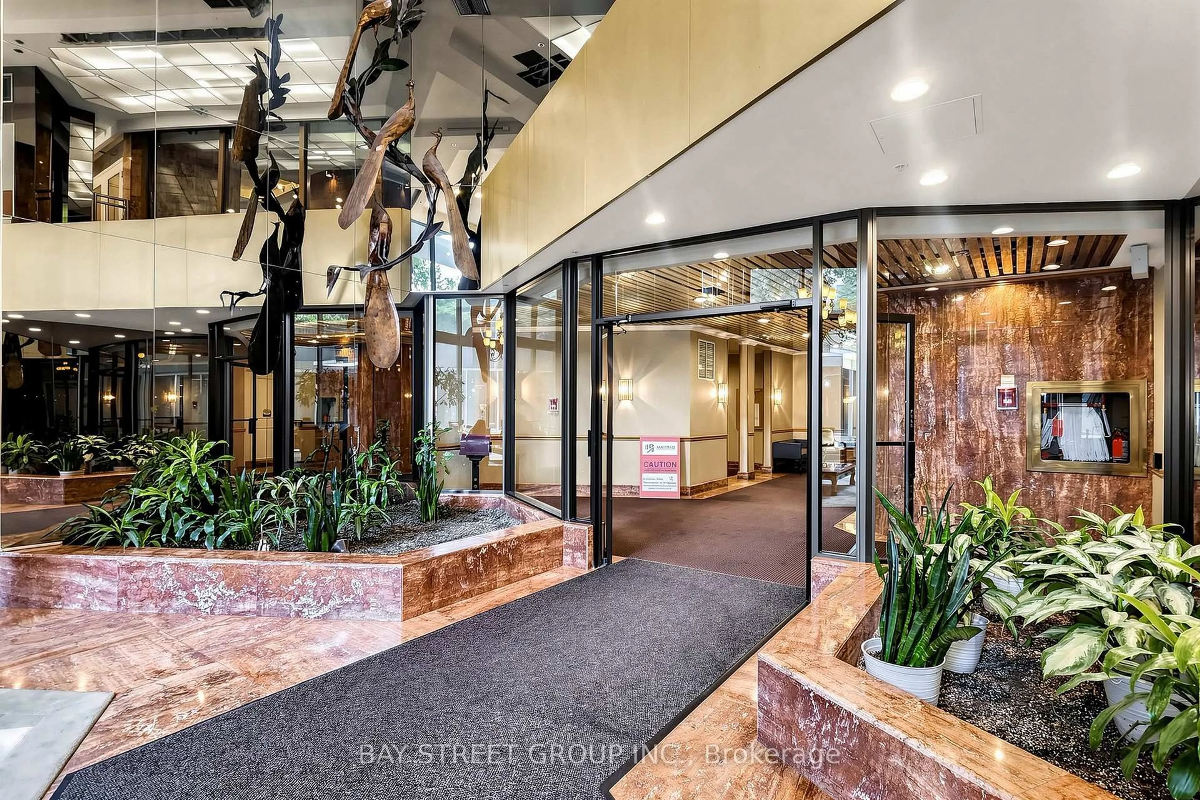 Indoor foyer for 85 Skymark Dr #2305, Toronto Ontario M2H 3P2