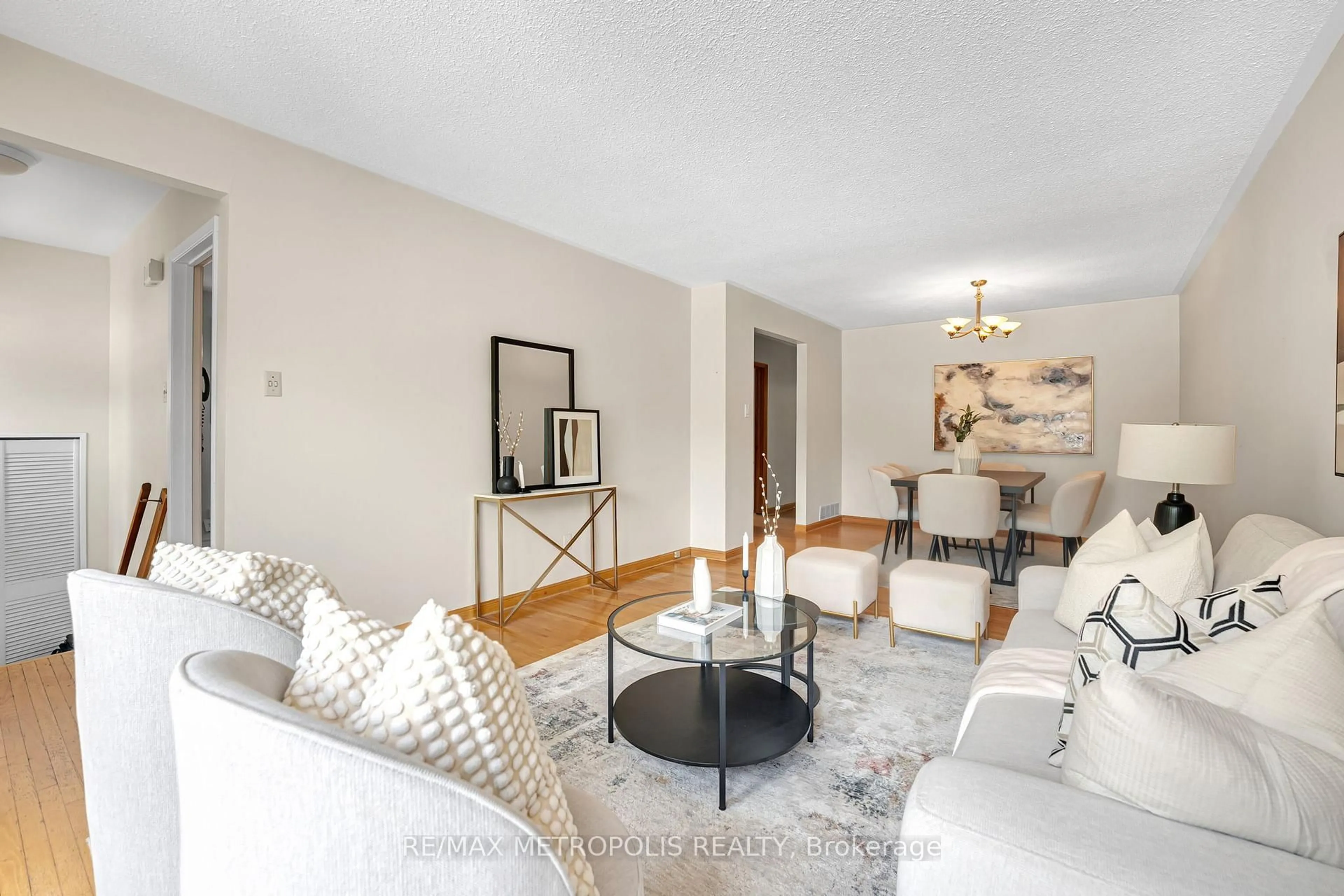Living room with furniture, unknown for 76 Harrington Cres, Toronto Ontario M2M 2Y5