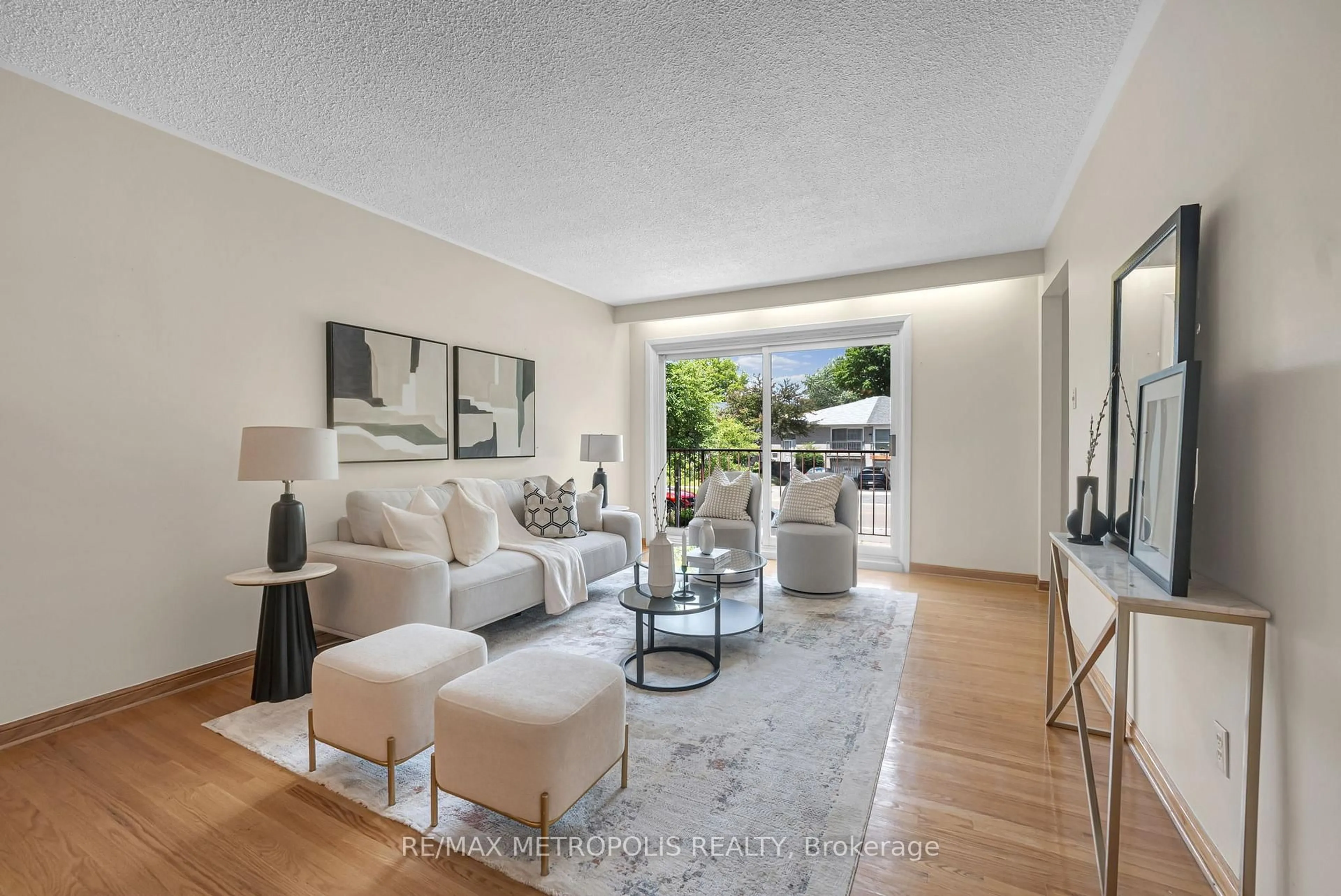 Living room with furniture, unknown for 76 Harrington Cres, Toronto Ontario M2M 2Y5