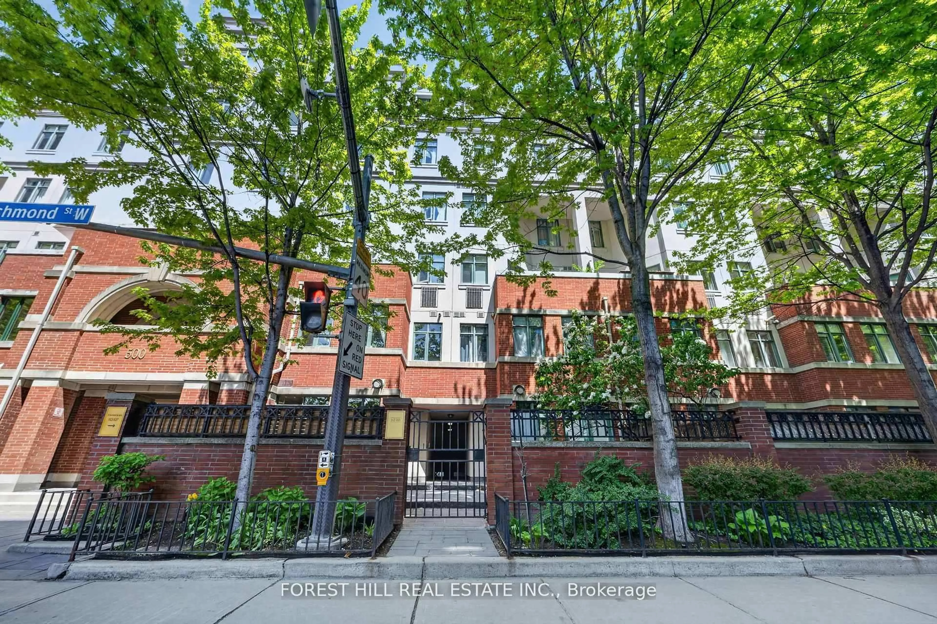 Unknown for 500 Richmond St #TH 115, Toronto Ontario M5V 3N4