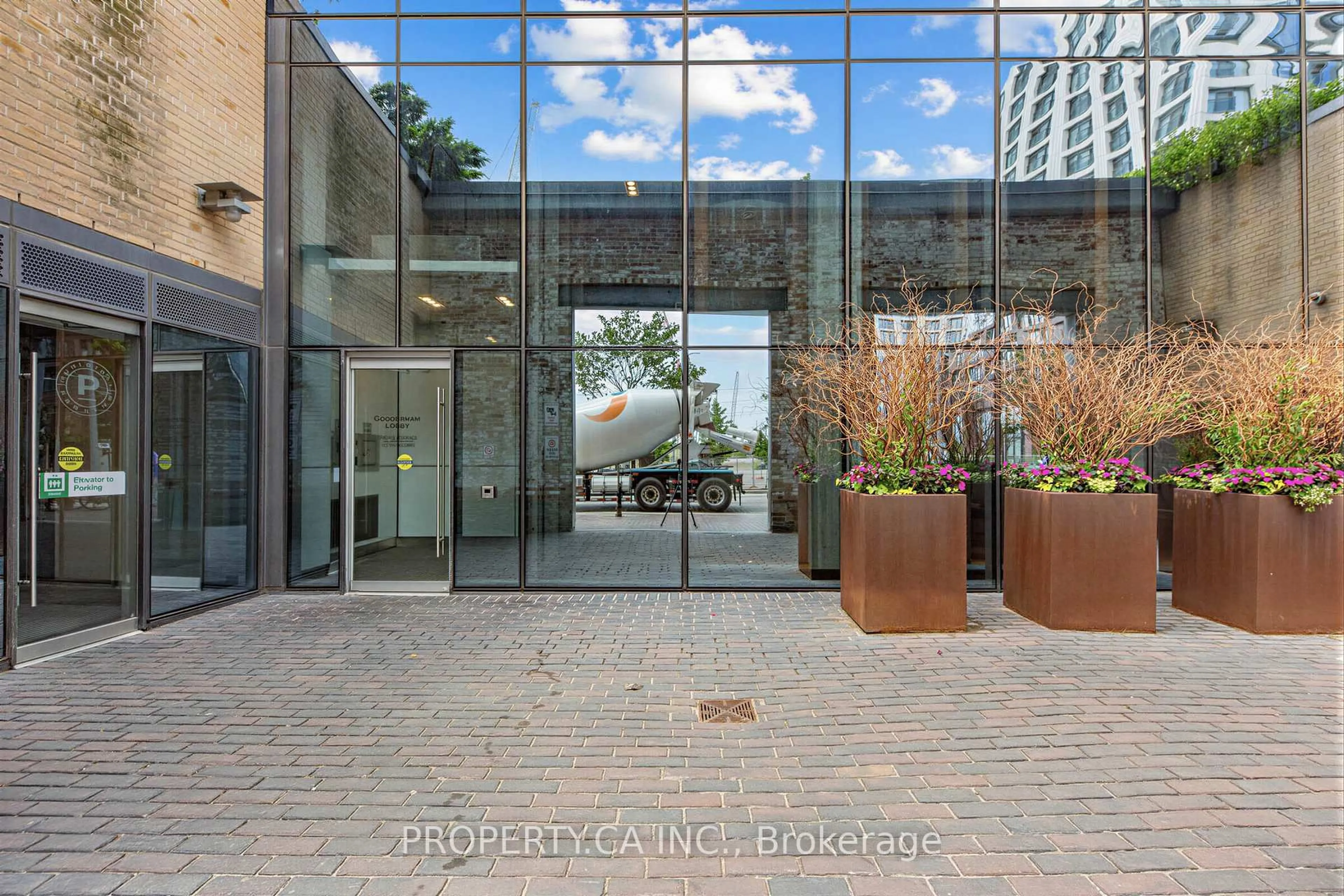 Indoor foyer for 390 Cherry St #311, Toronto Ontario M5A 0E2