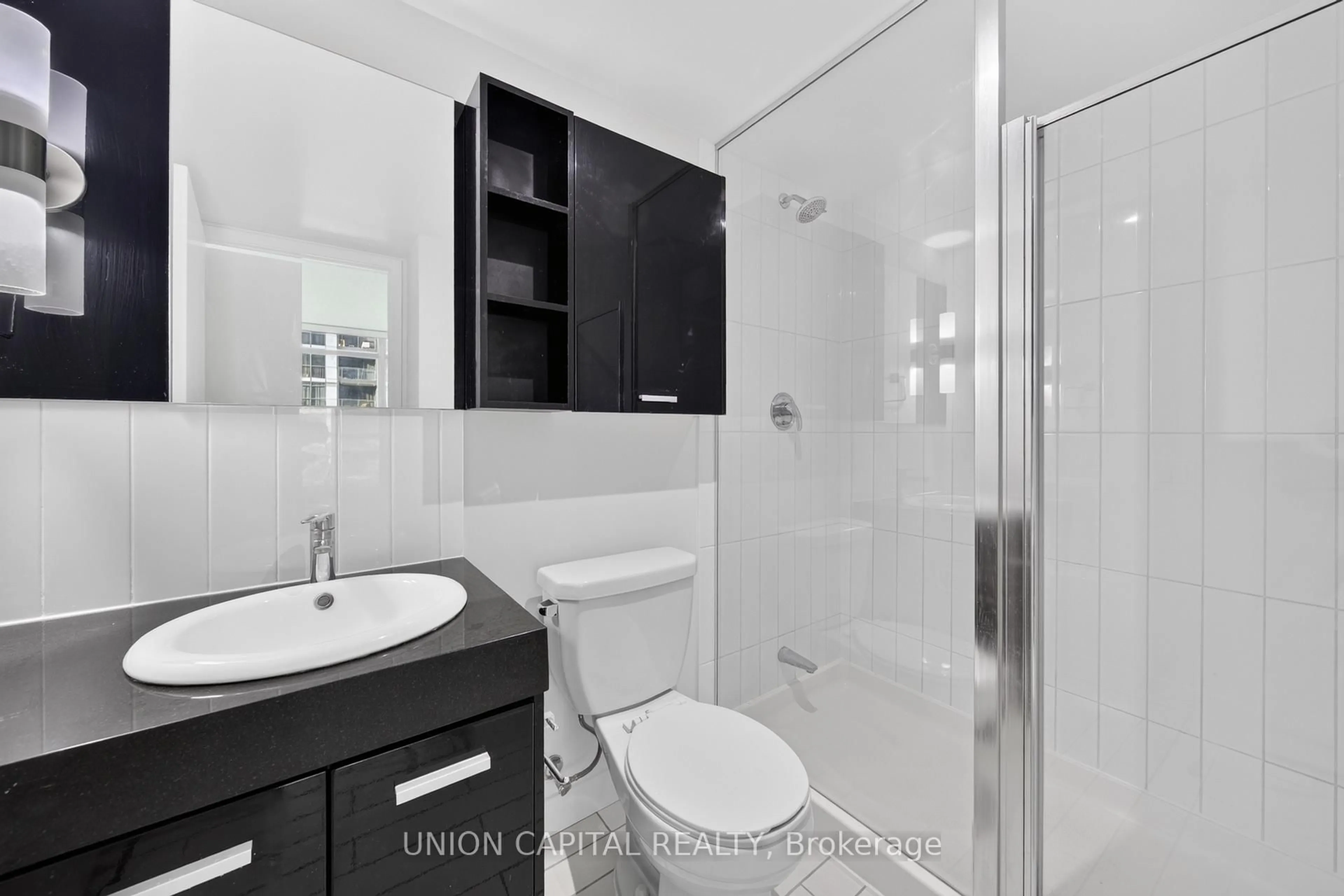 Standard bathroom, ceramic/tile floor for 15 Singer Crt #315, Toronto Ontario M2K 0B1