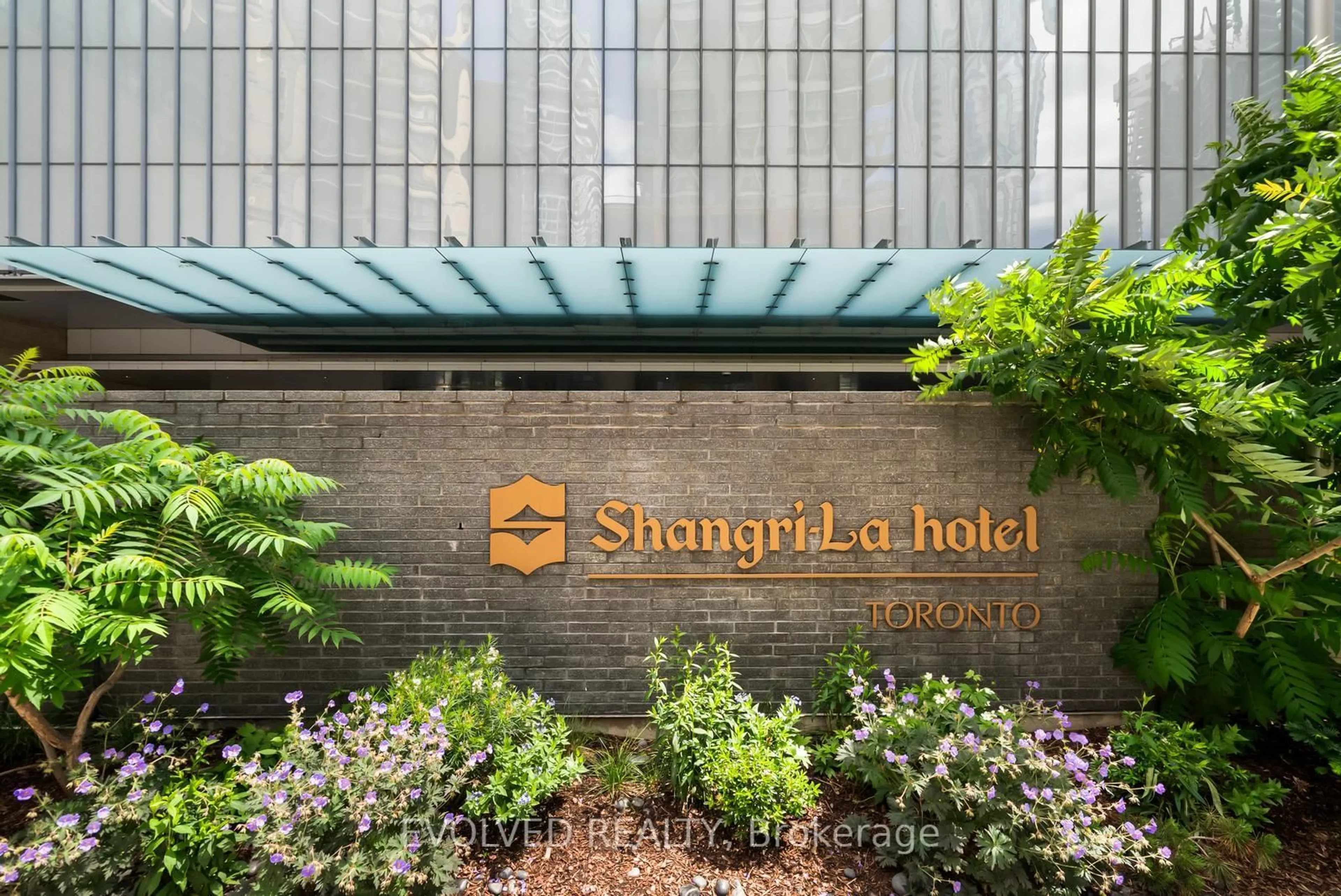 Lobby for 180 University Ave #3304, Toronto Ontario M5H 0A2