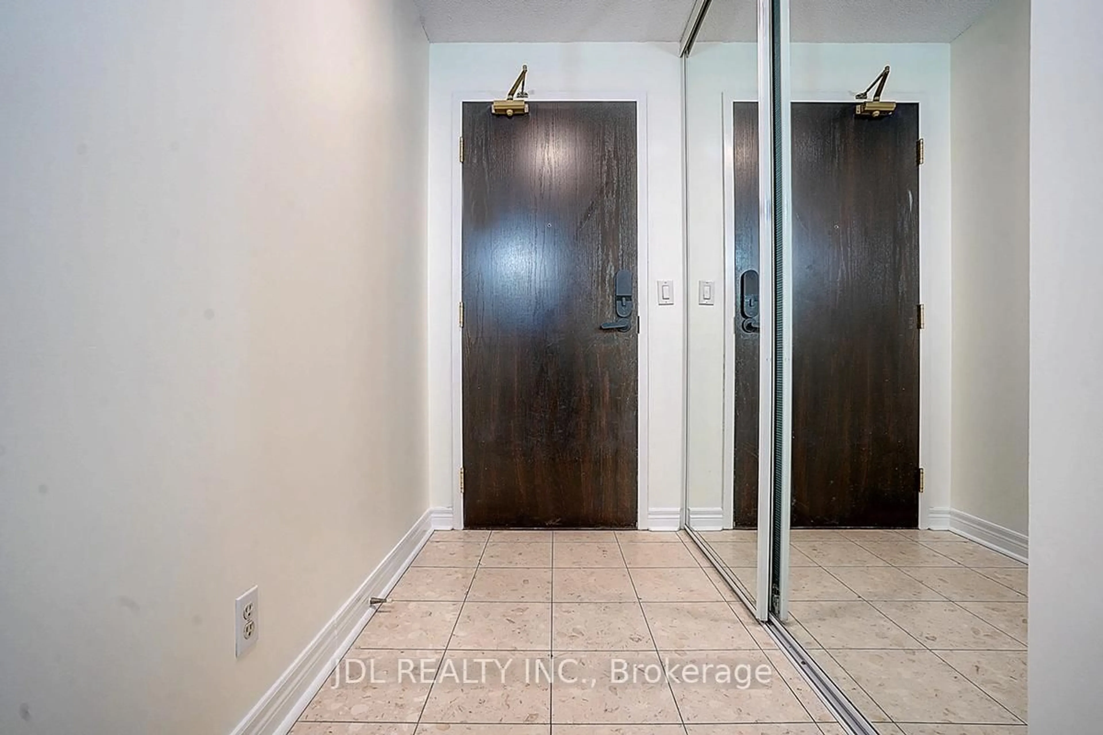Indoor entryway for 23 Hollywood Ave #1202, Toronto Ontario M2N 7L8