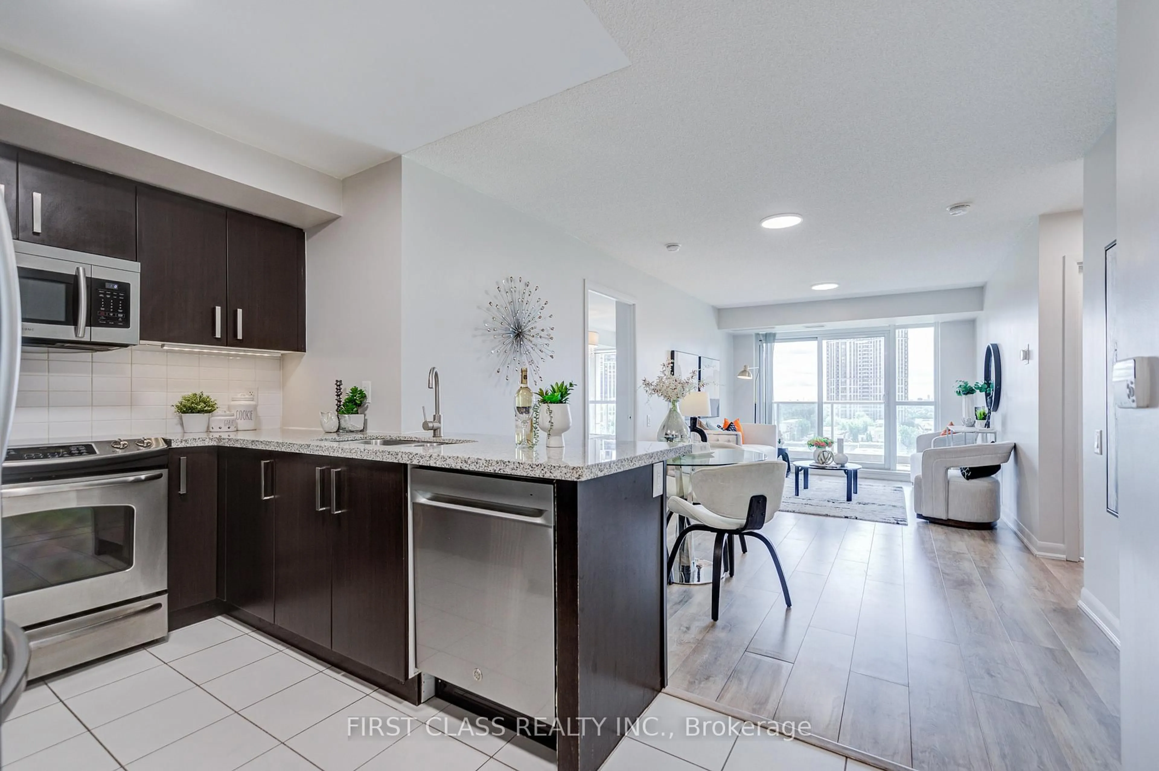 Open concept kitchen, unknown for 17 Anndale Dr #1115, Toronto Ontario M2N 2W7