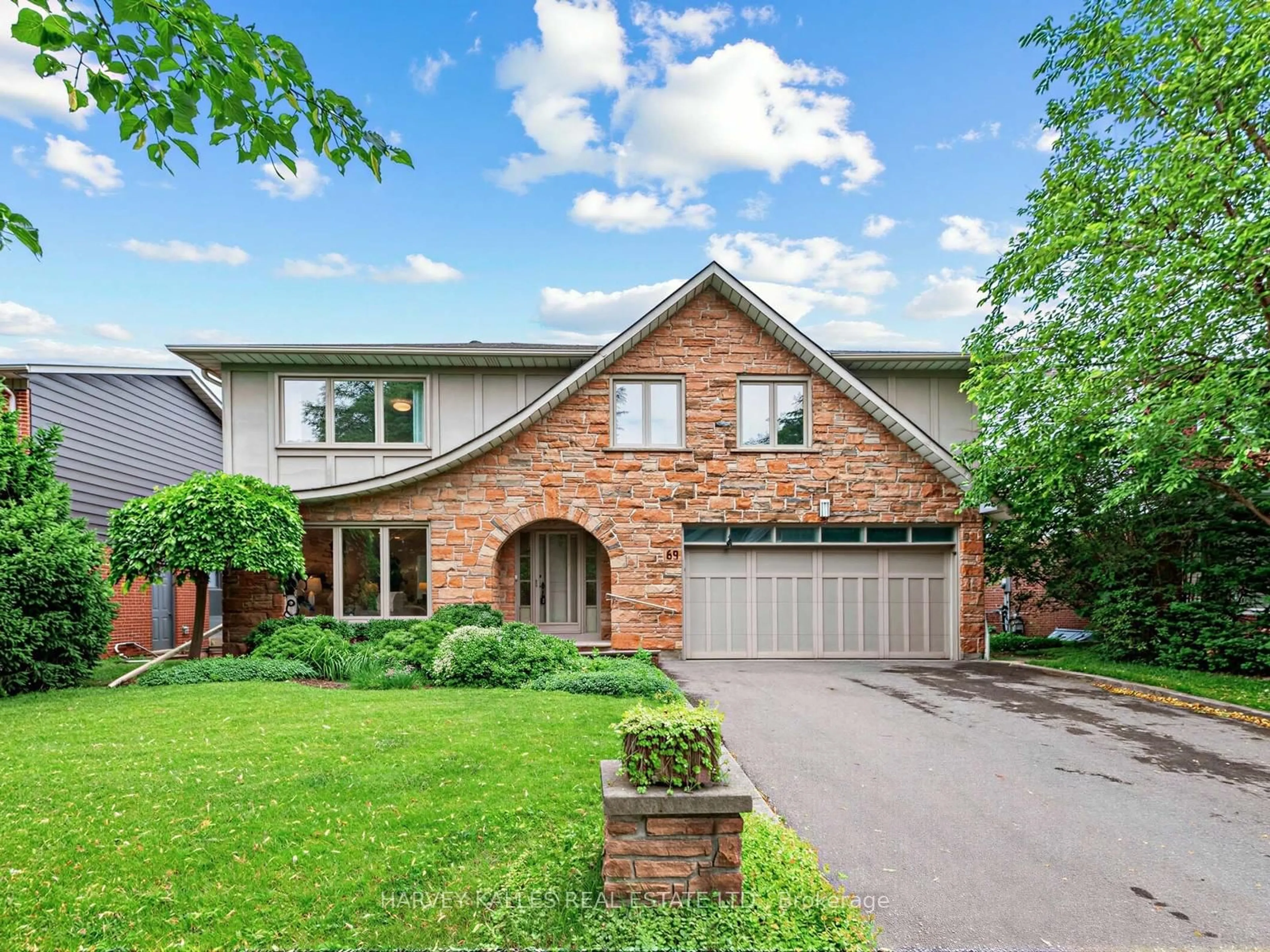 Home with brick exterior material, street for 89 Ames Circ, Toronto Ontario M3B 3C2