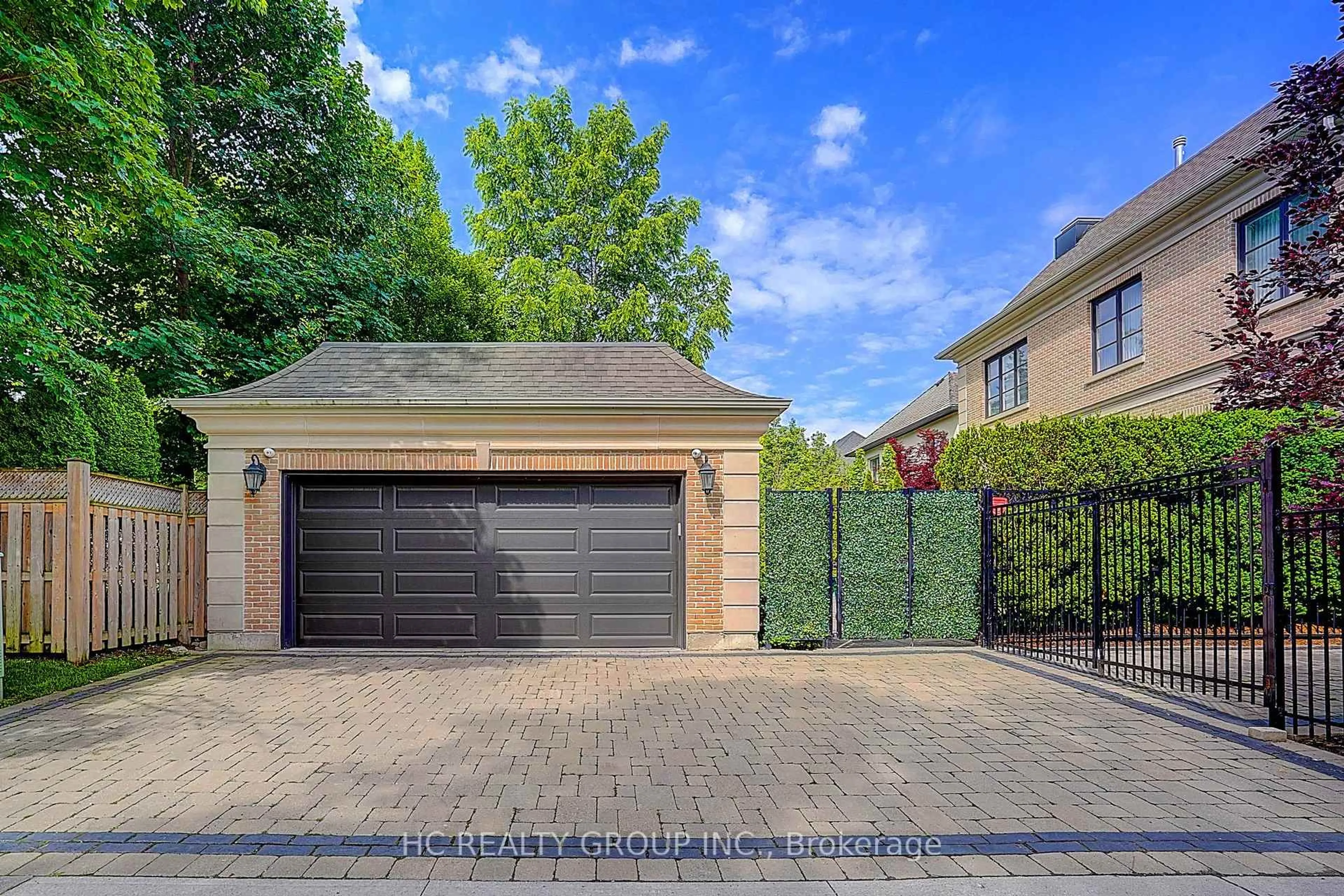 Unknown for 119 Strathallan Blvd, Toronto Ontario M5N 1S9
