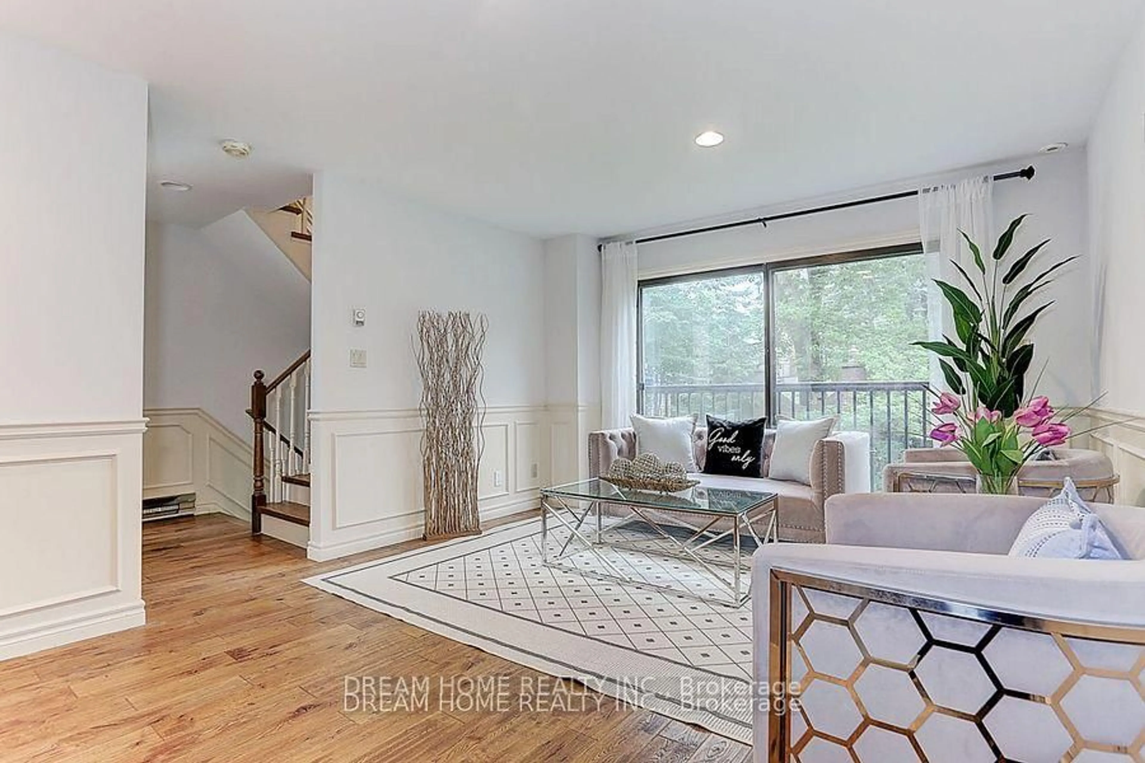 Living room with furniture, unknown for 5 Scotch Elmway Ave, Toronto Ontario M4N 3N4