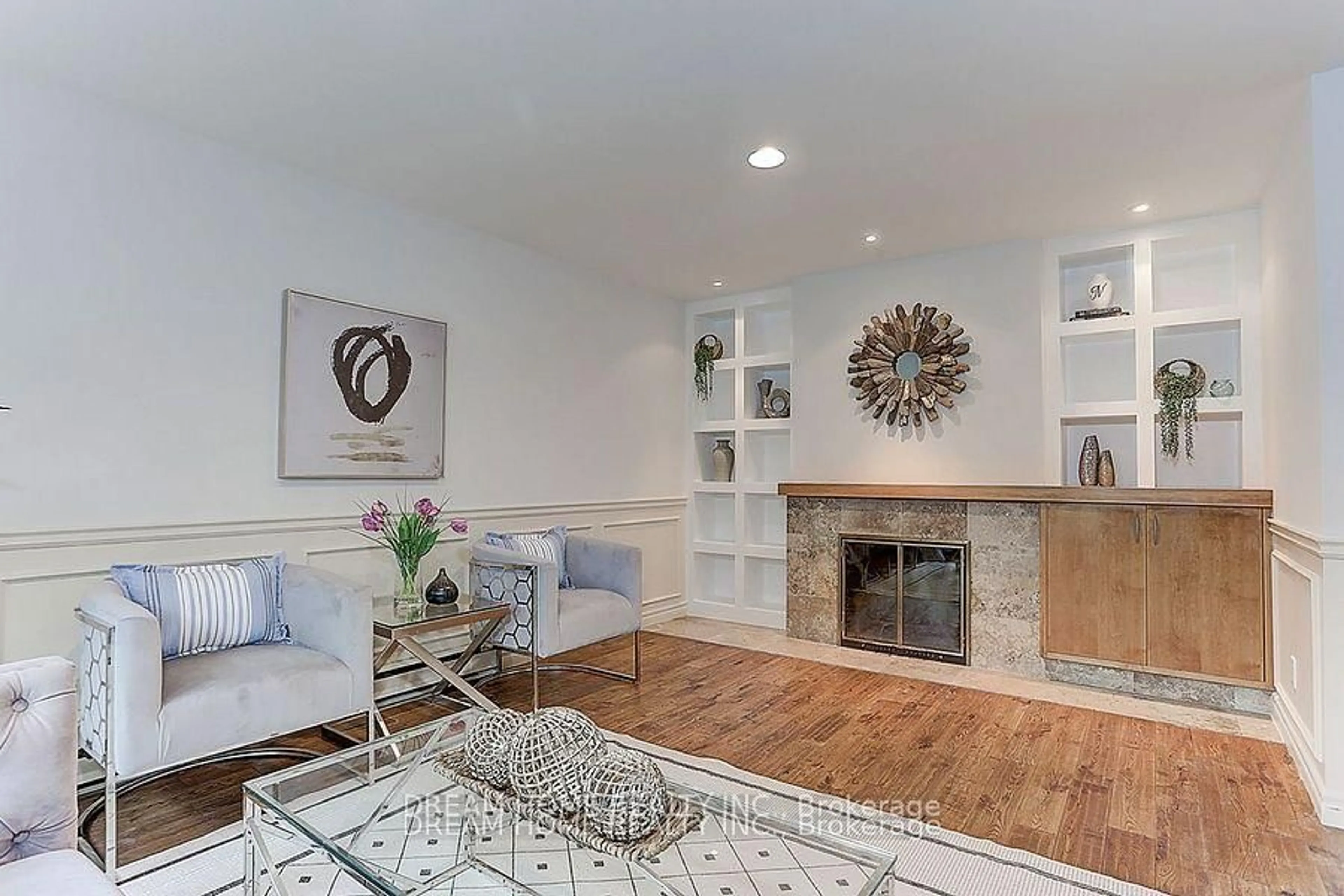 Living room with furniture, unknown for 5 Scotch Elmway Ave, Toronto Ontario M4N 3N4