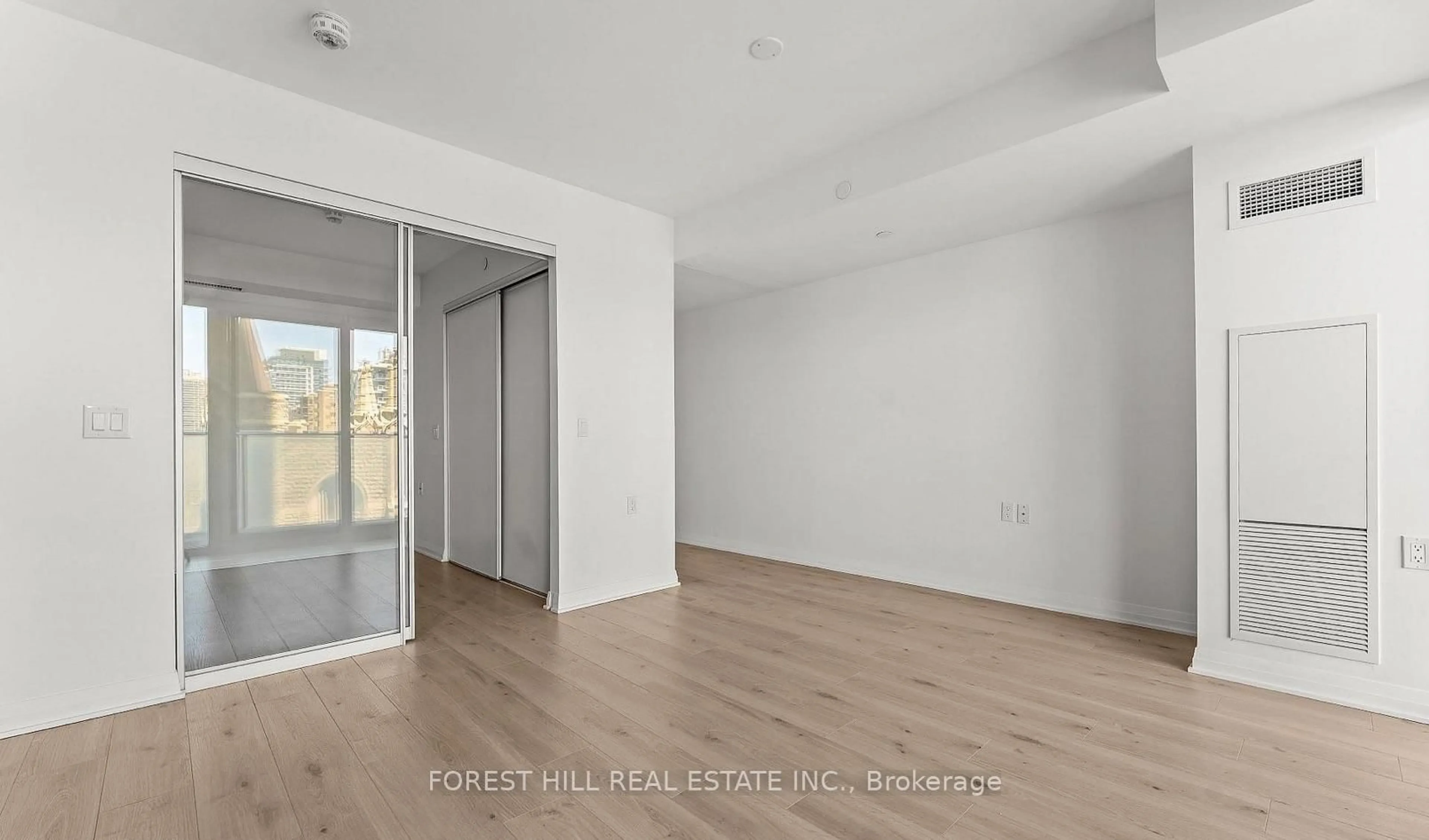 A pic of a room for 99 Foxbar Rd #506, Toronto Ontario M4V 2G5