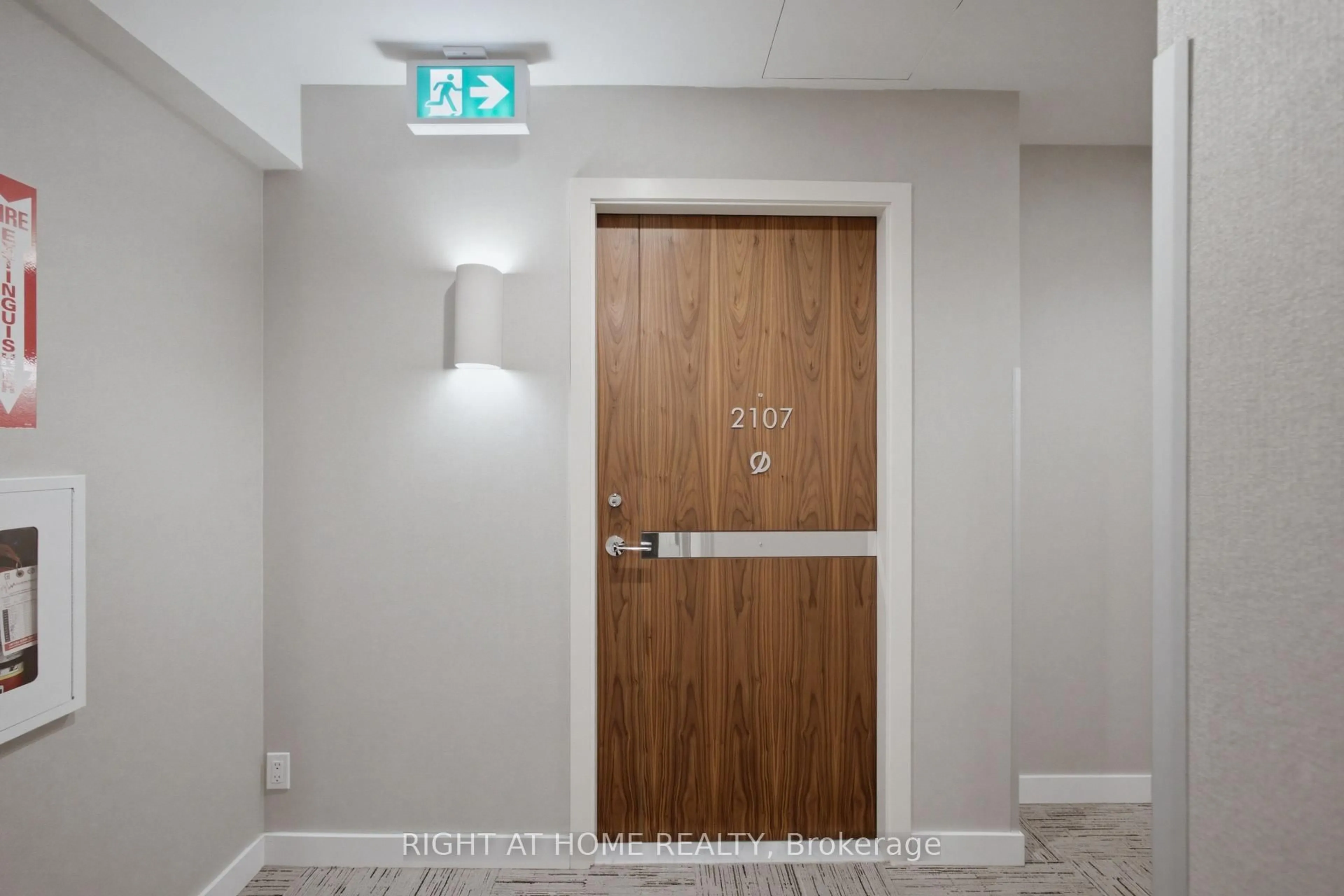 Indoor entryway for 25 McMahon Dr #2107, Toronto Ontario M2K 0J1