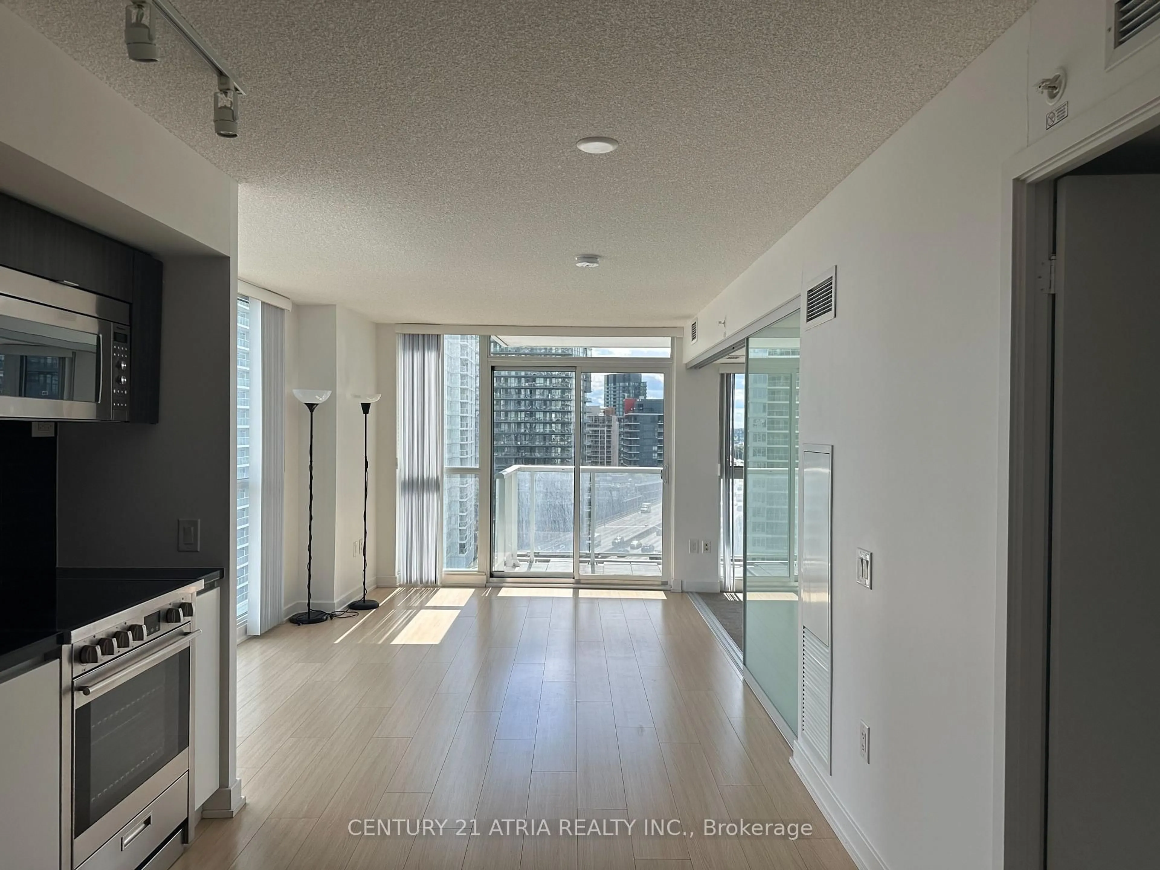 Indoor foyer for 75 Queens Wharf Rd #1608, Toronto Ontario M5V 0J8