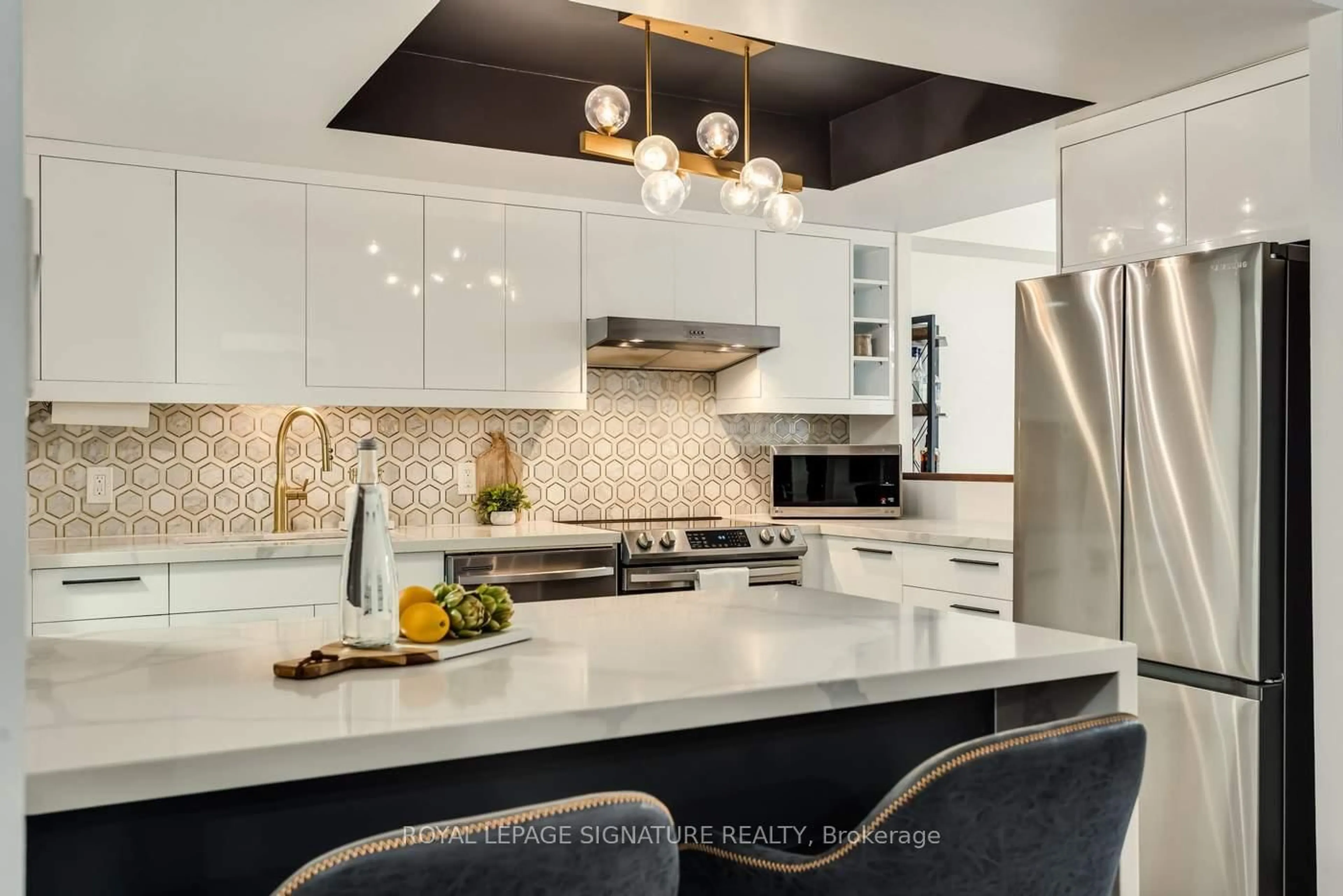 Contemporary kitchen, ceramic/tile floor for 271 Ridley Blvd #108, Toronto Ontario M5M 4N6