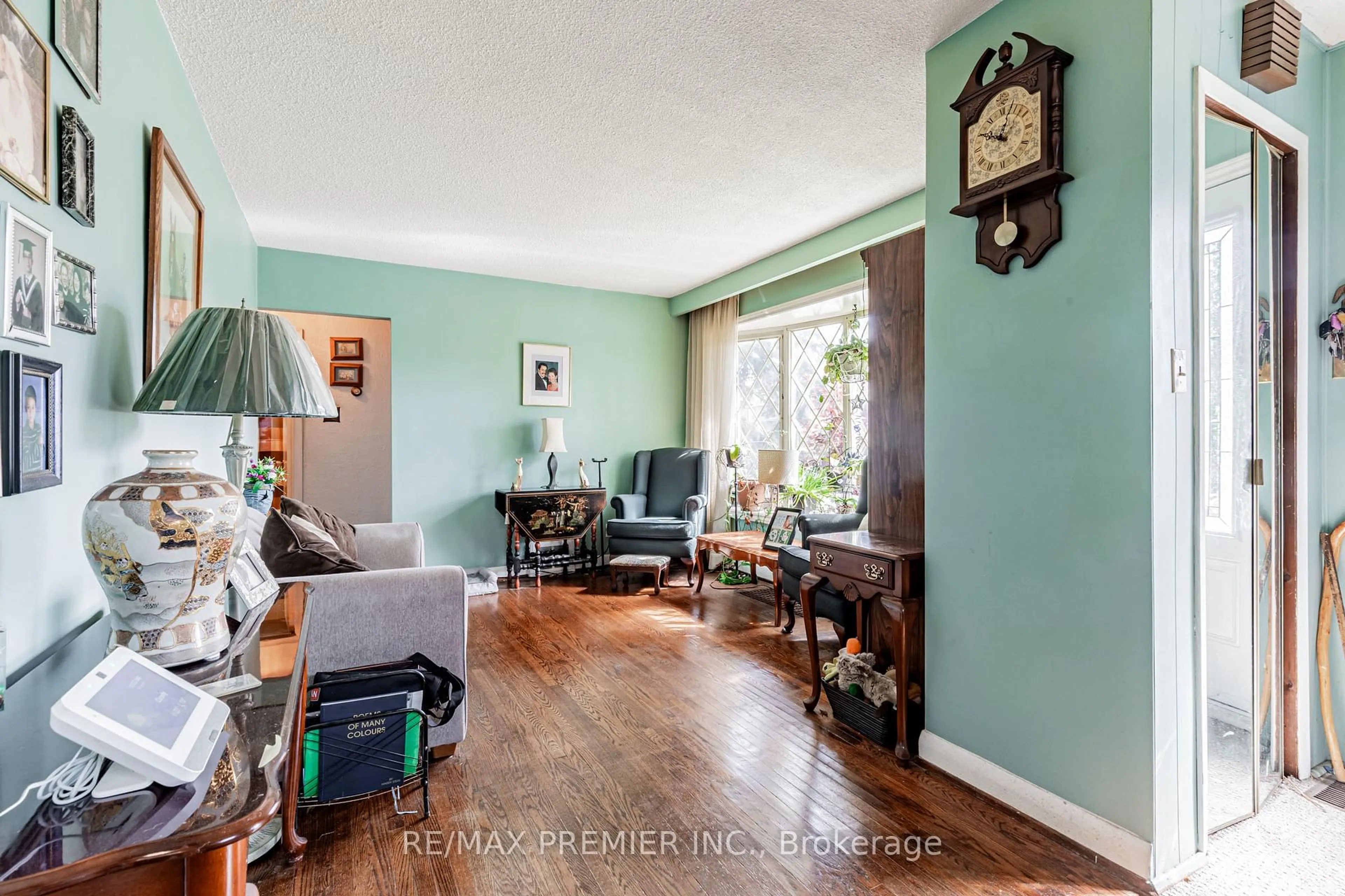 Living room with furniture, unknown for 16 Goddard St, Toronto Ontario M3H 5C6
