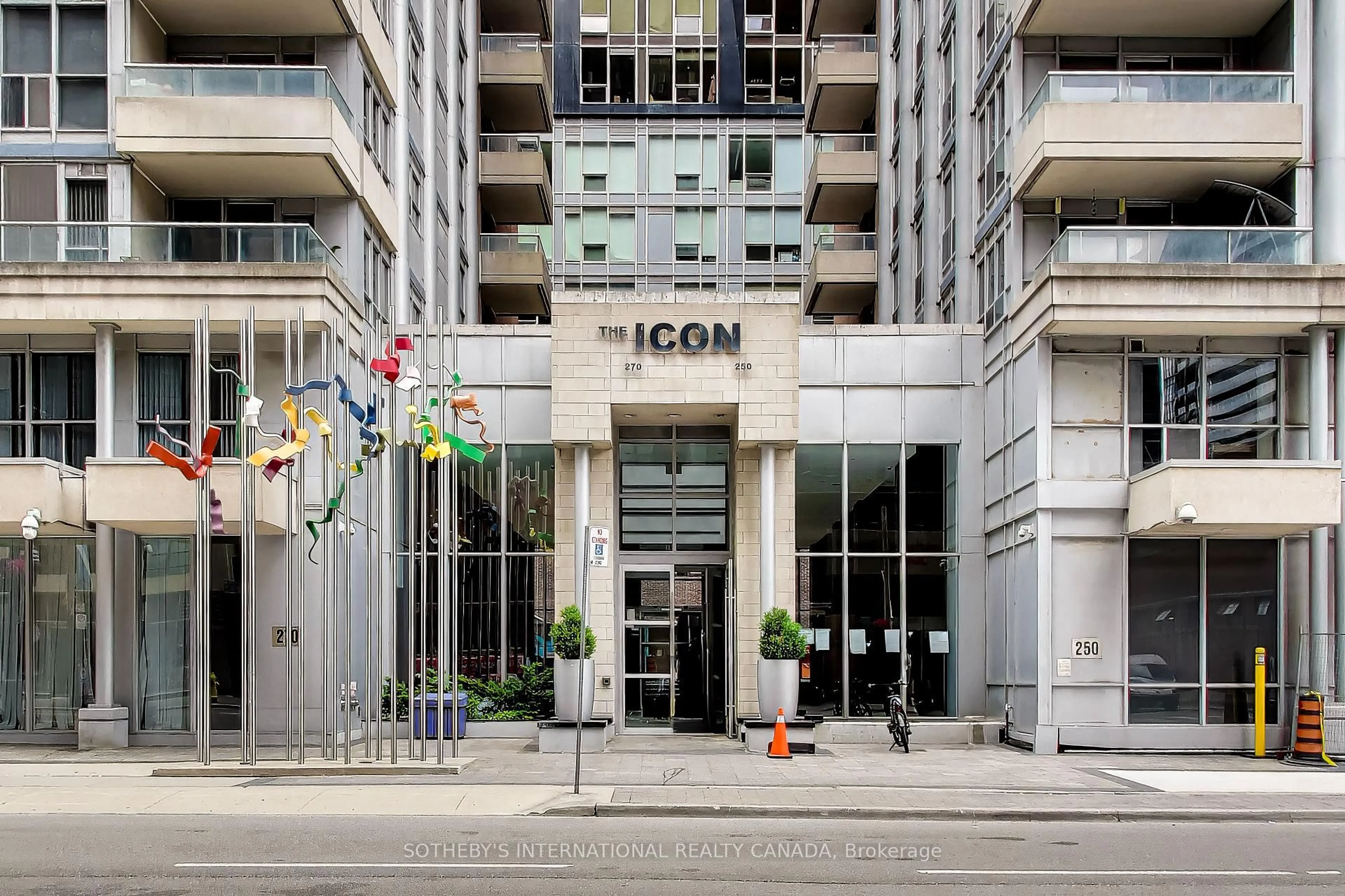 Indoor foyer for 270 Wellington St #1005, Toronto Ontario M5V 3P5