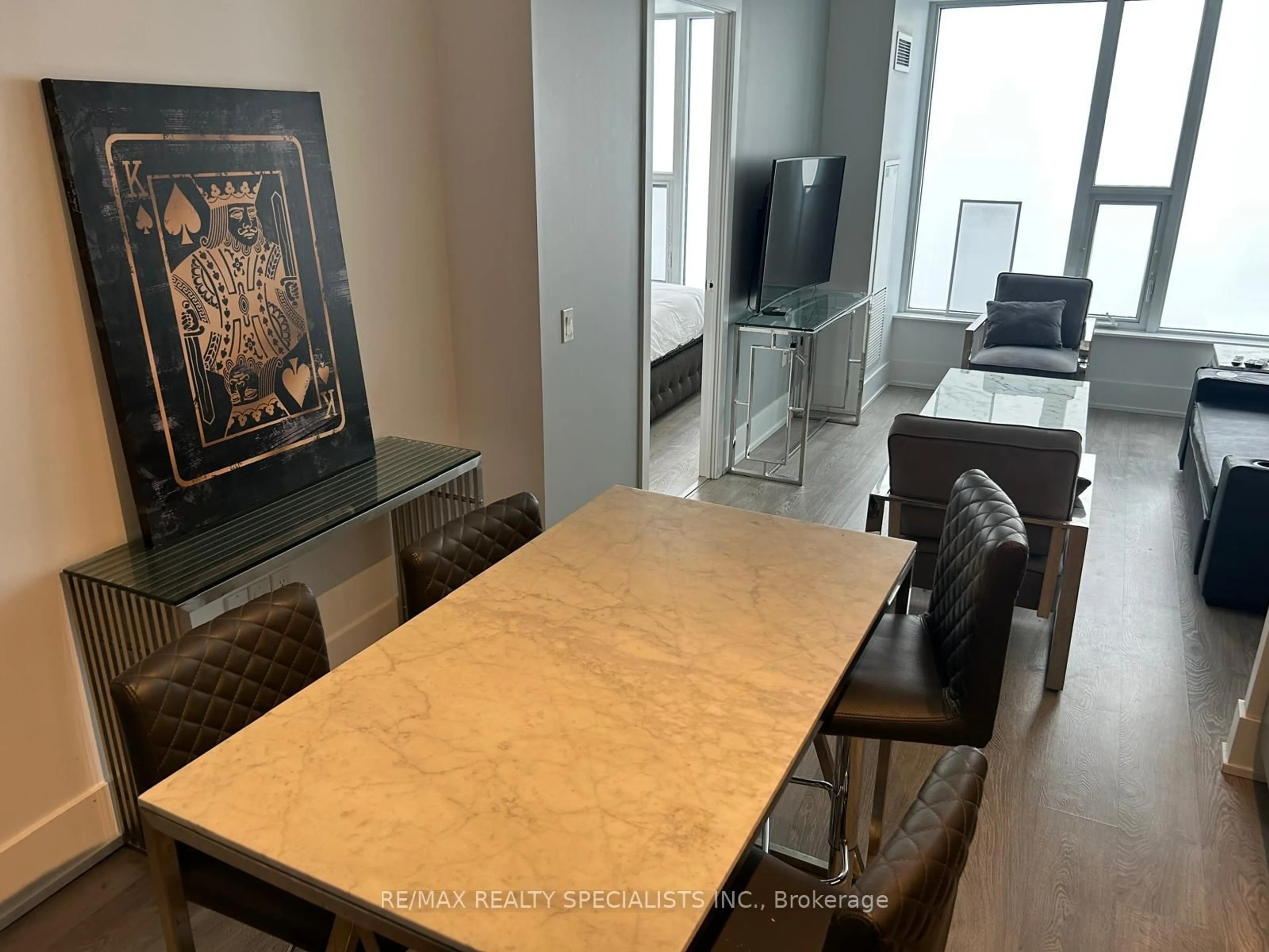 Unknown for 10 York St #6001, Toronto Ontario M5J 0E1