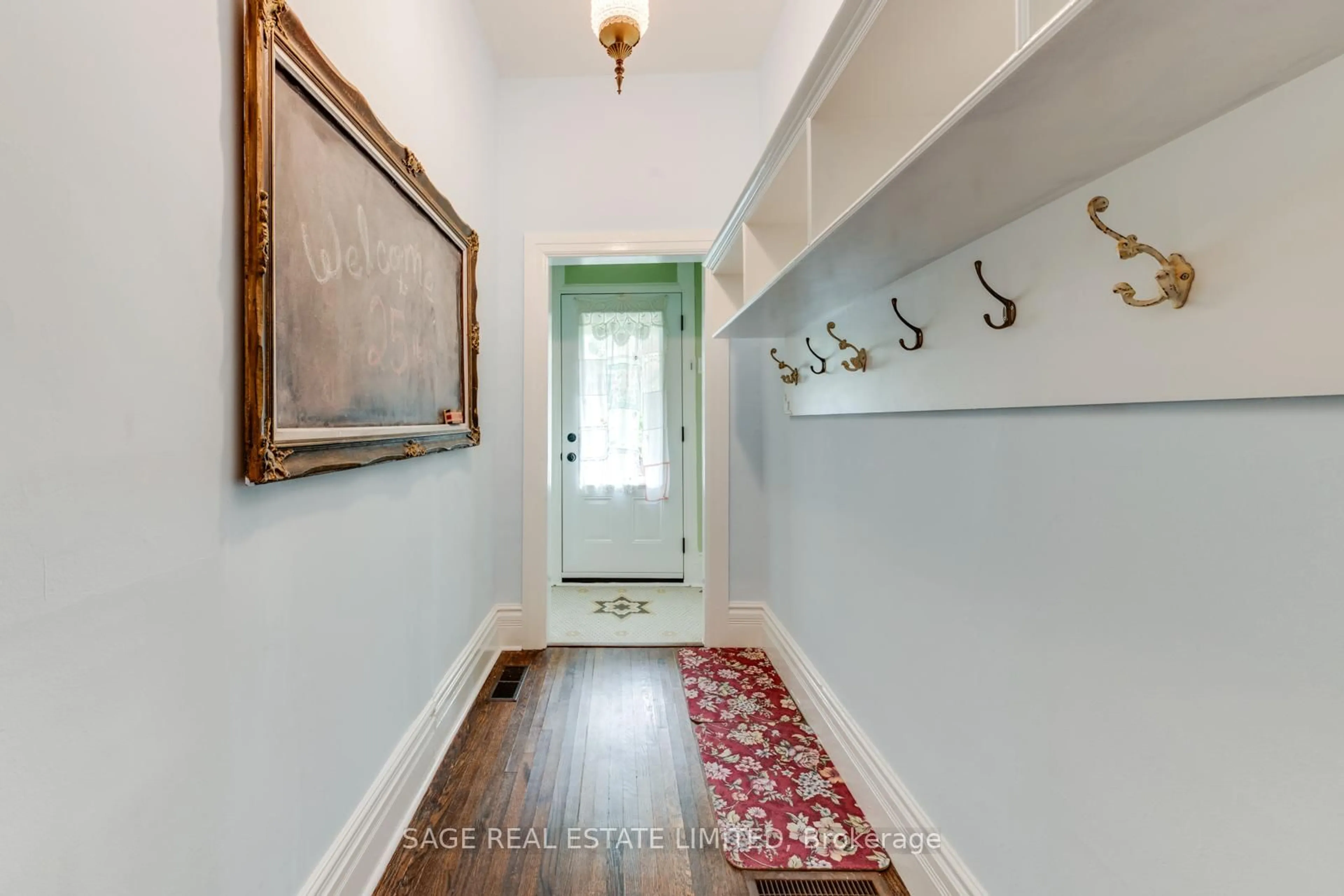 Indoor entryway for 25 Helena Ave, Toronto Ontario M6G 2H3