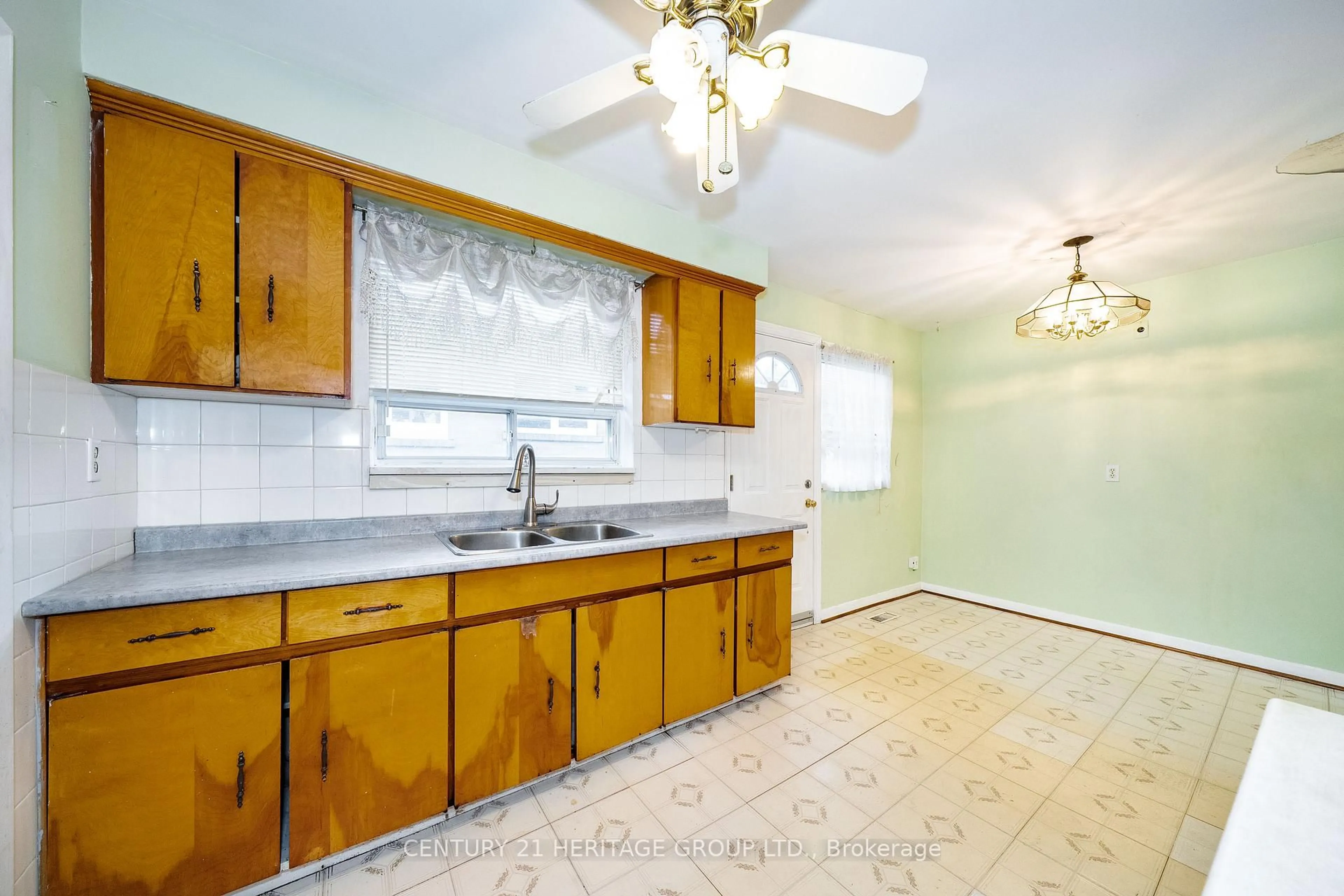 Standard kitchen, unknown for 214 Roywood Dr, Toronto Ontario M3A 2E6