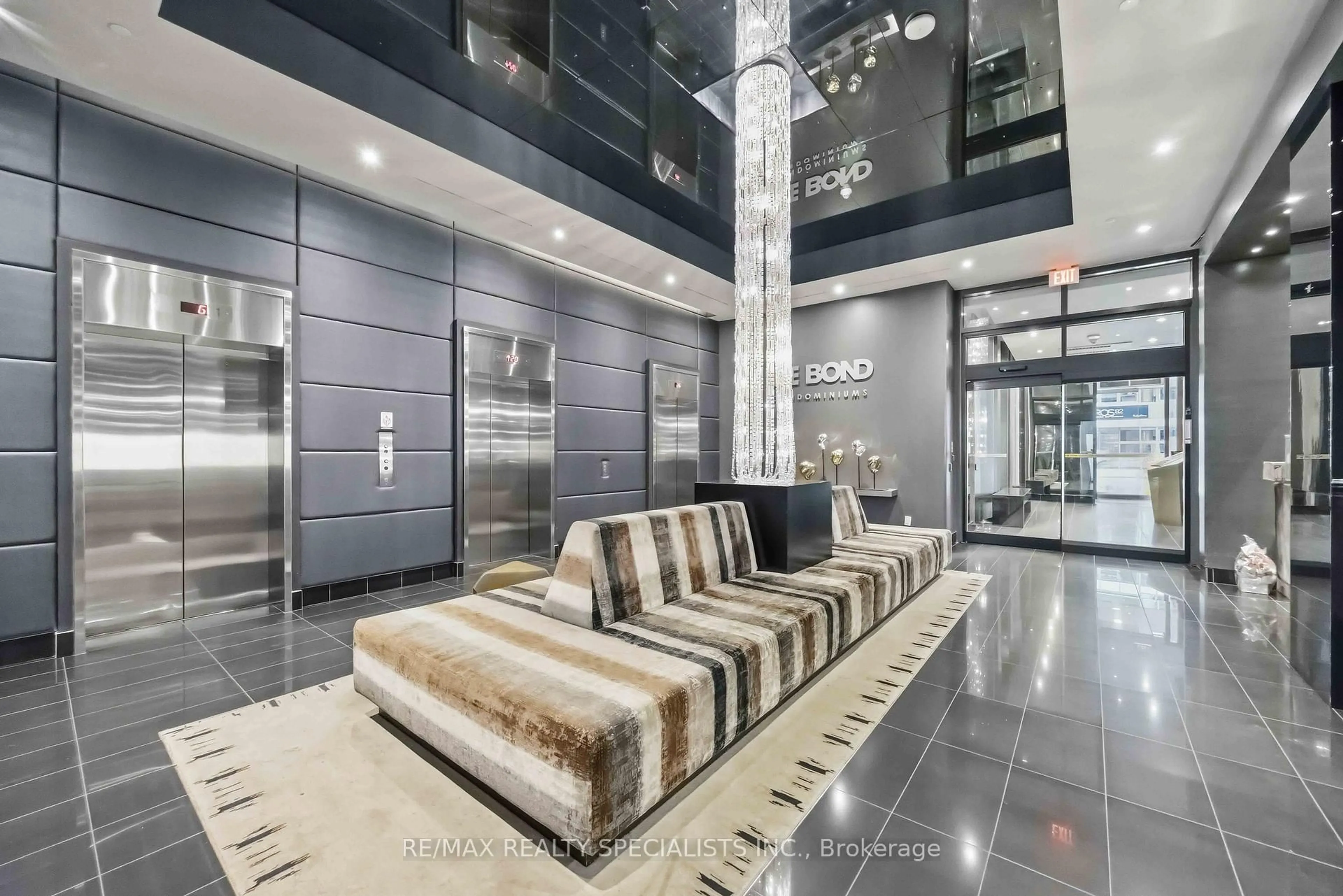 Lobby for 290 Adelaide St #2310, Toronto Ontario M5V 0P3