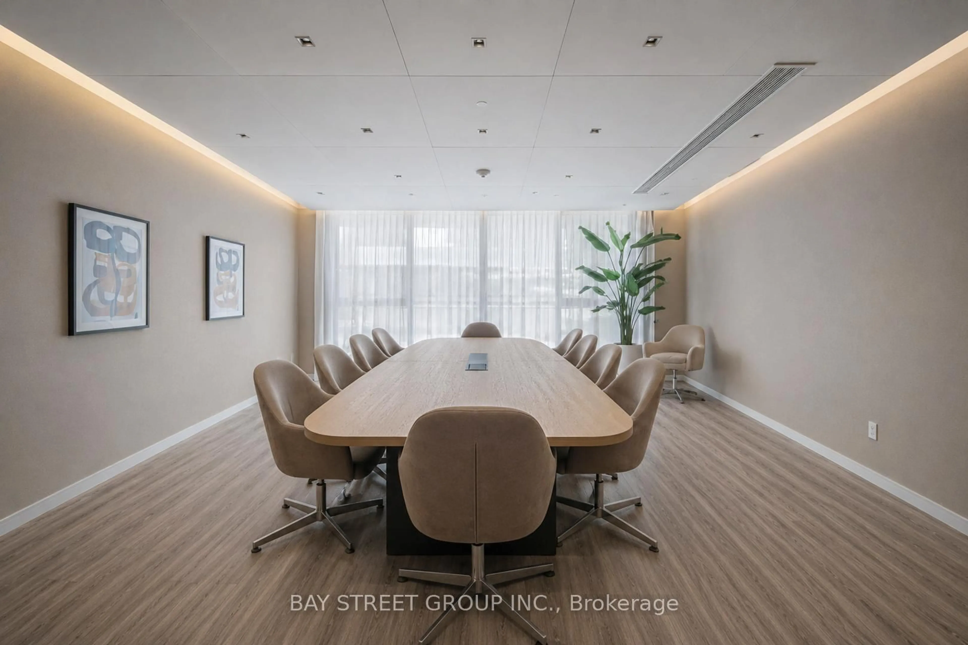 A pic of a room for 543 Richmond St #701, Toronto Ontario M5V 0W9