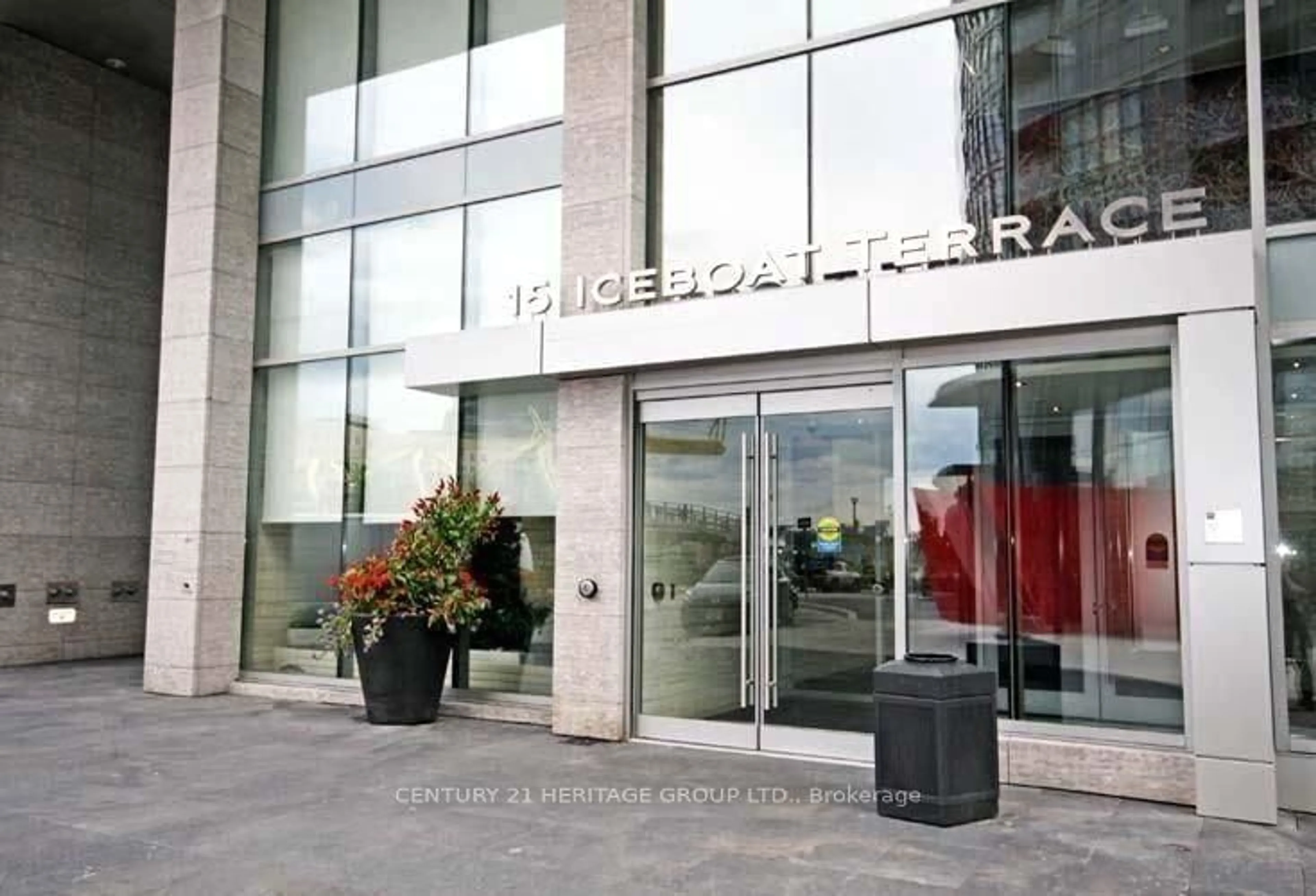 Indoor foyer for 15 Iceboat Terr #2009, Toronto Ontario M5V 4A5