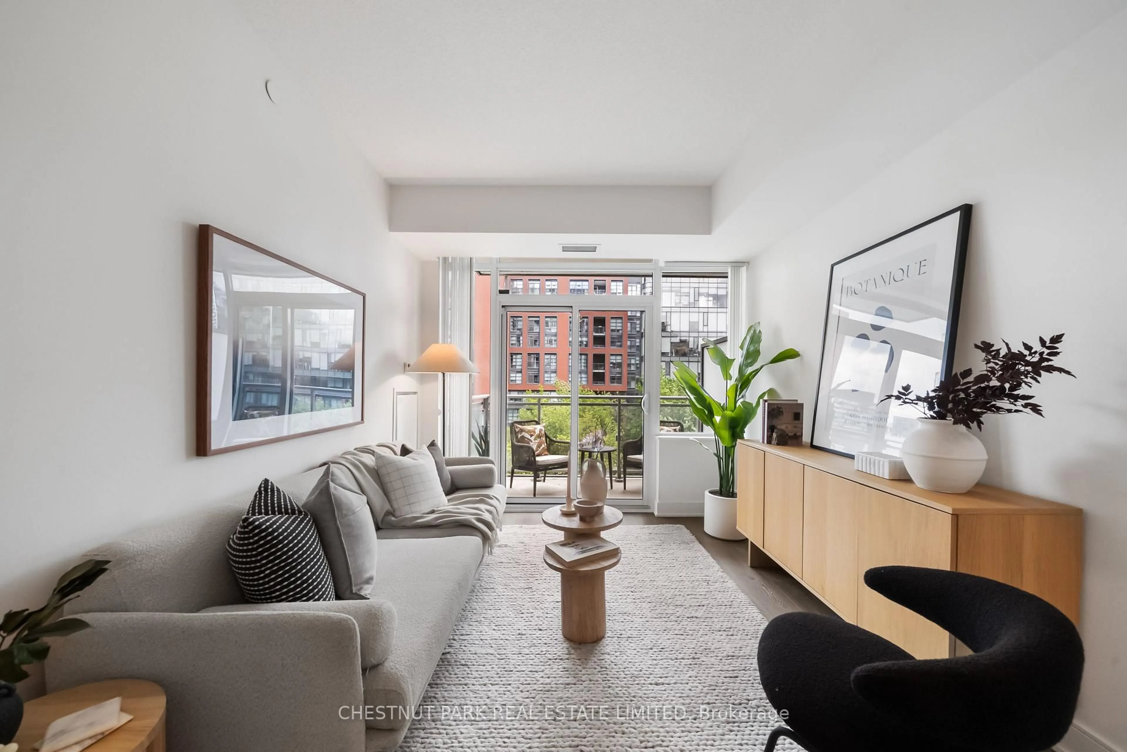 Living room with furniture, unknown for 525 Adelaide St #923, Toronto Ontario M5V 0N7