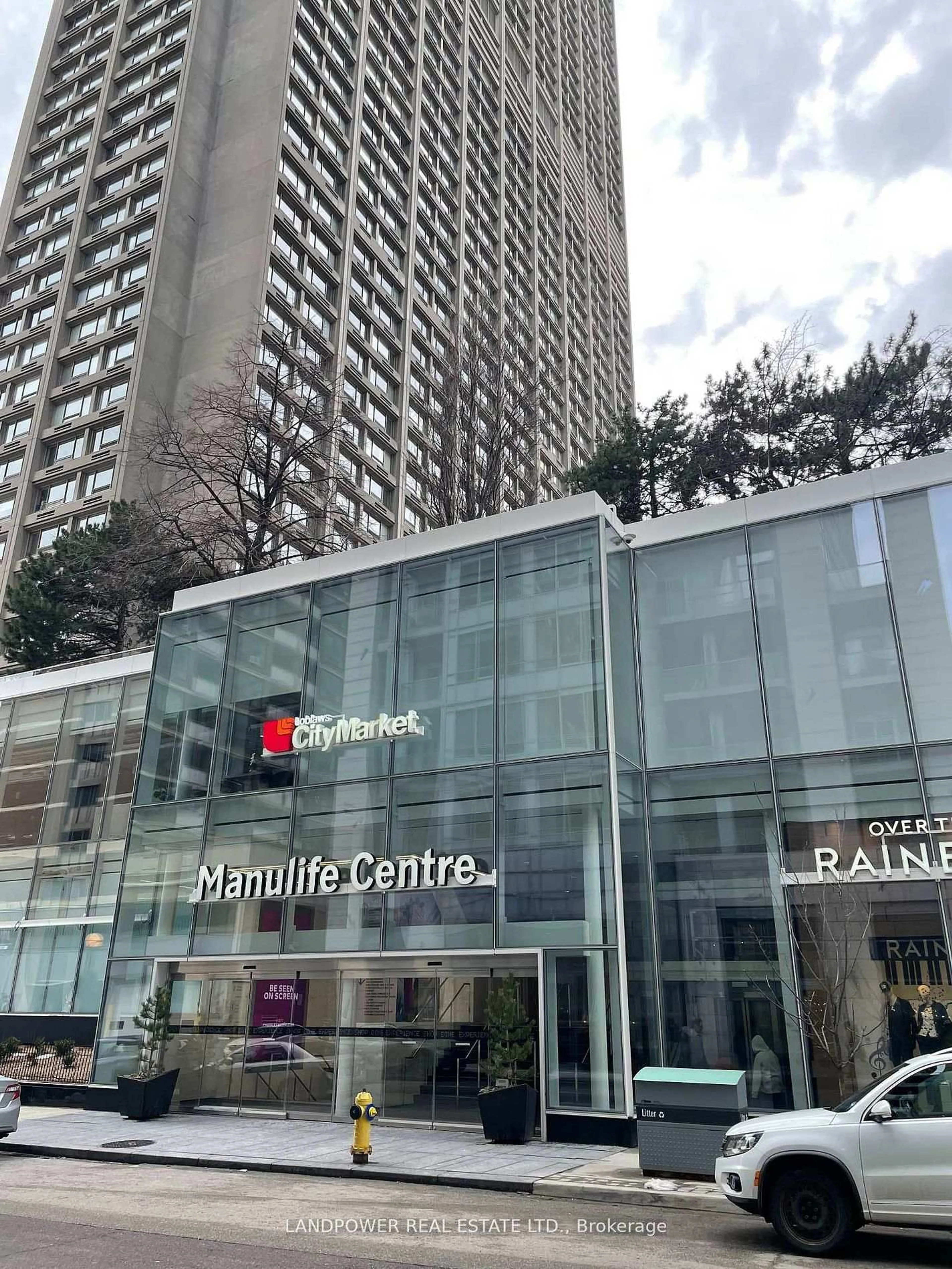 Indoor foyer for 21 Balmuto St #1501, Toronto Ontario M4Y 1W4