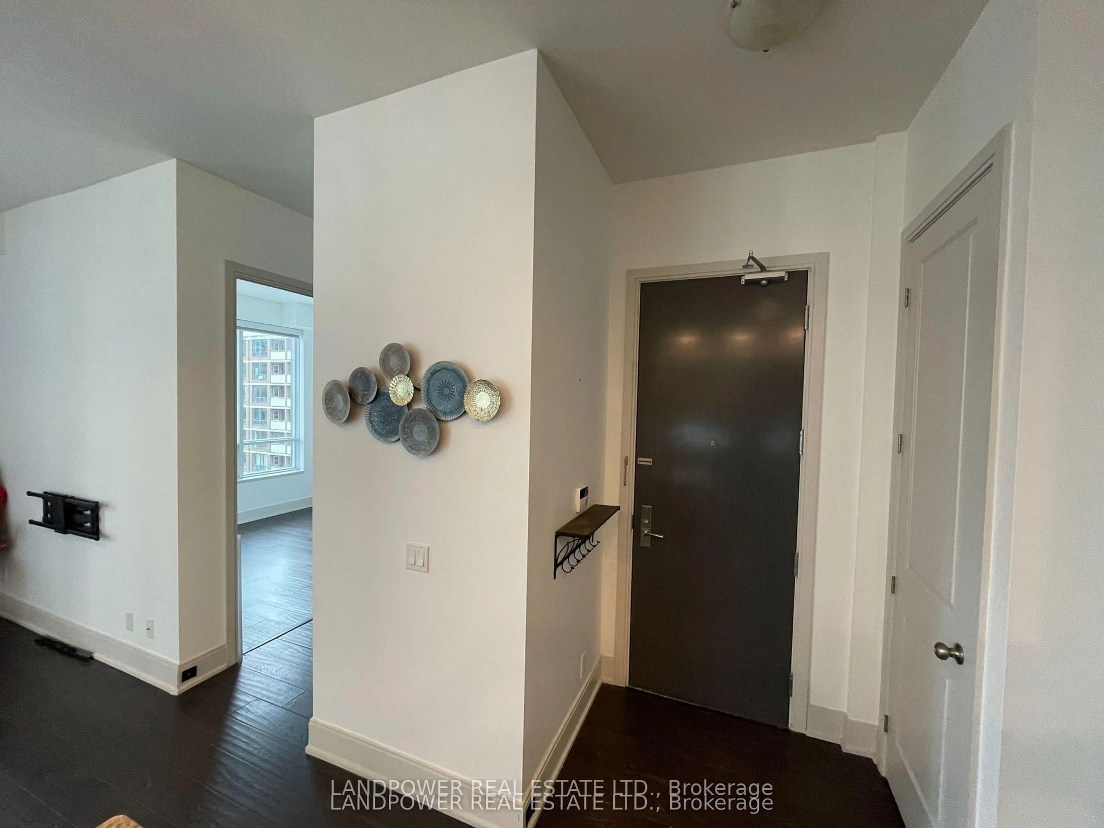 Indoor entryway for 21 Balmuto St #1501, Toronto Ontario M4Y 1W4