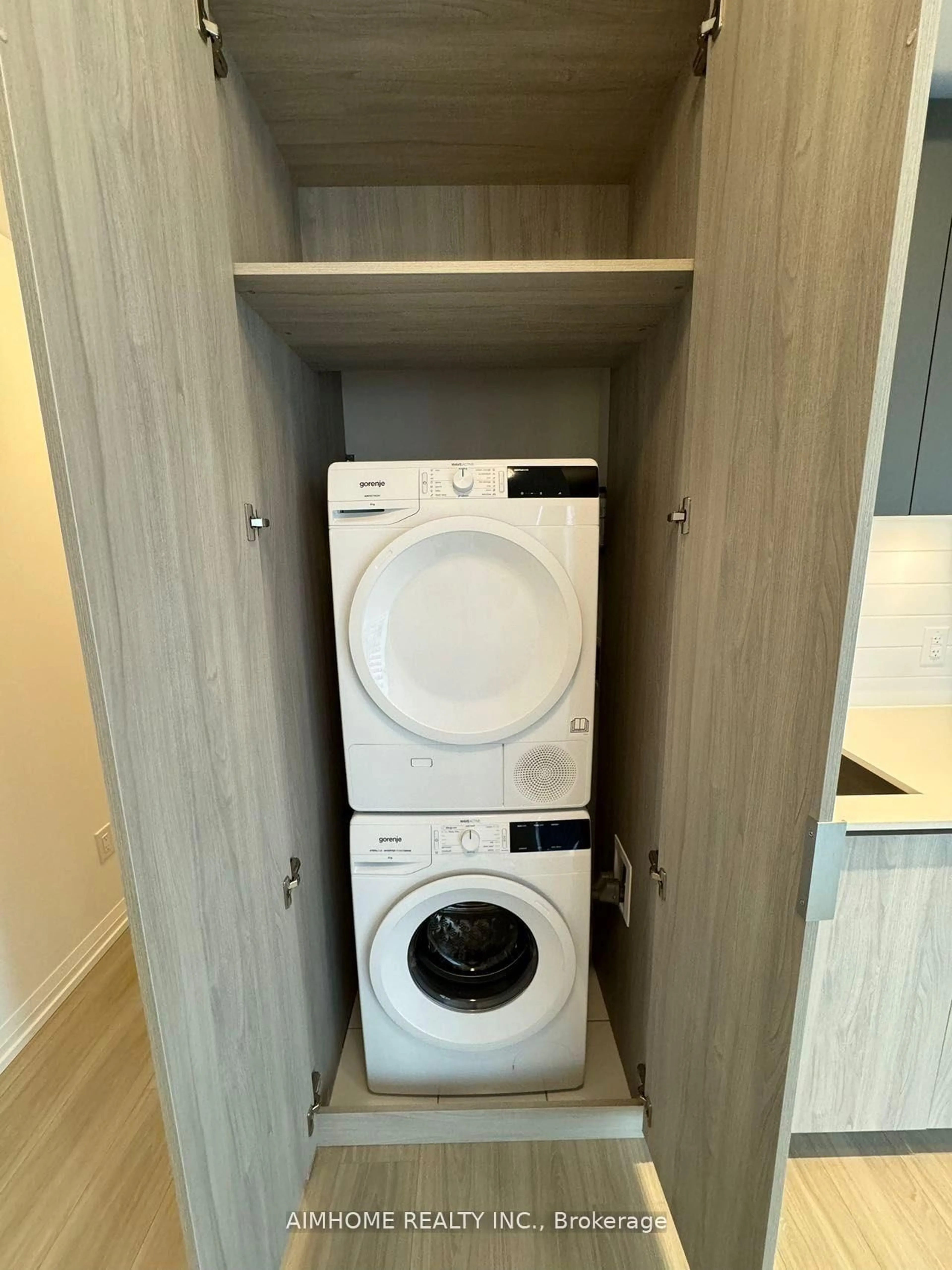 Laundry room for 8 Widmer St #2903, Toronto Ontario M5V 0W6