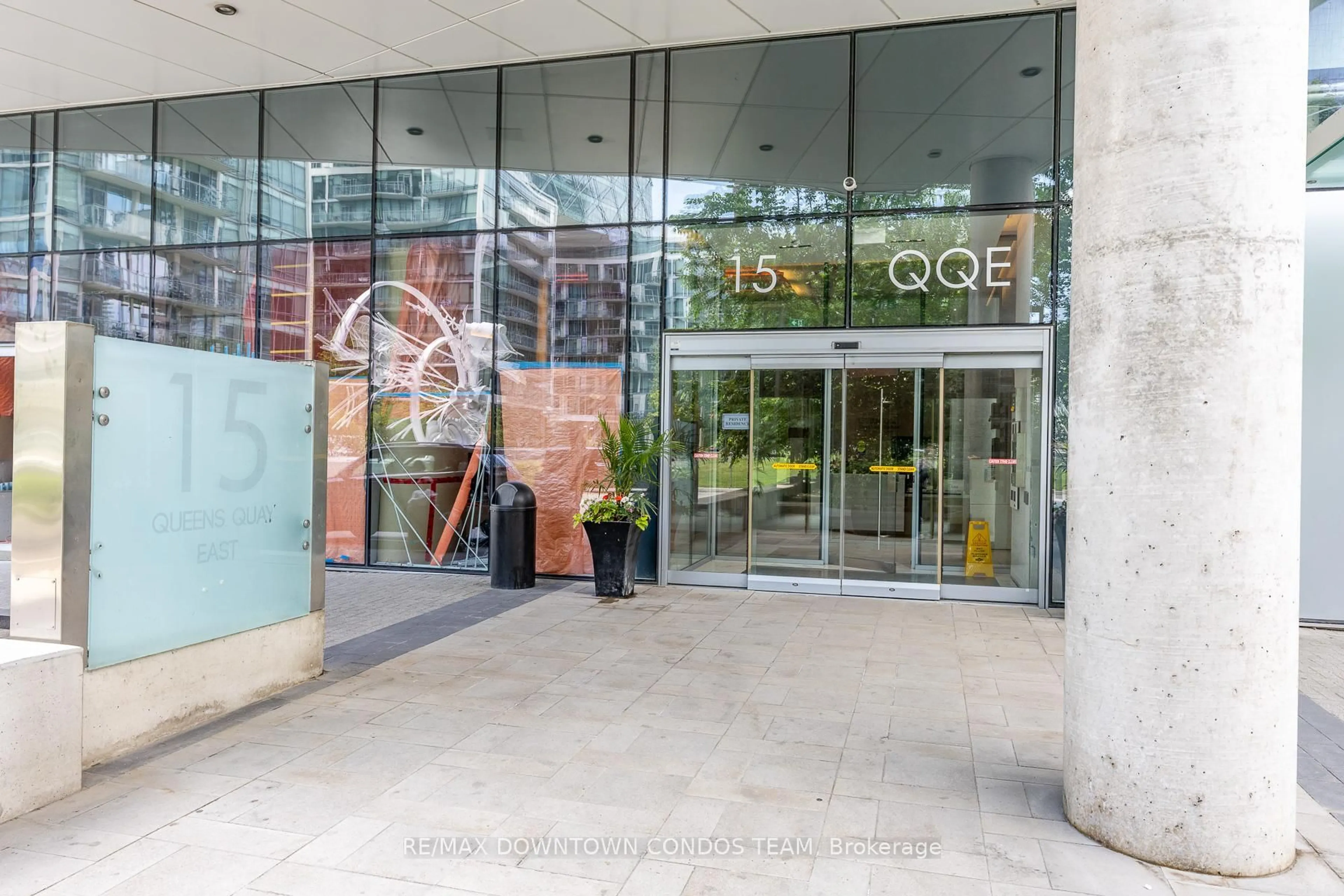 Indoor foyer for 15 Queens Quay #1410, Toronto Ontario M5E 0C5