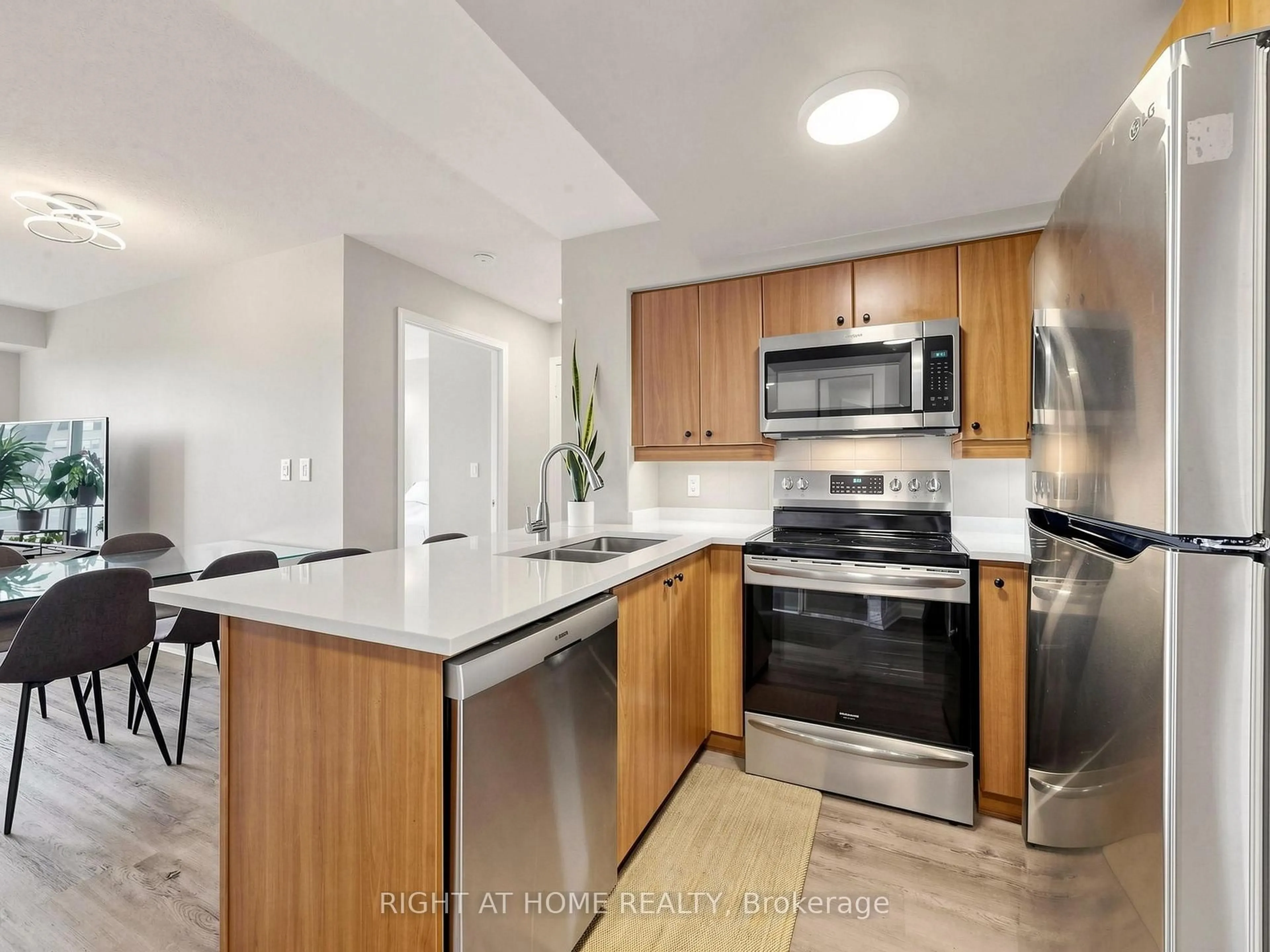 Standard kitchen, unknown for 18 Valley Woods Rd #1008, Toronto Ontario M3A 0A1