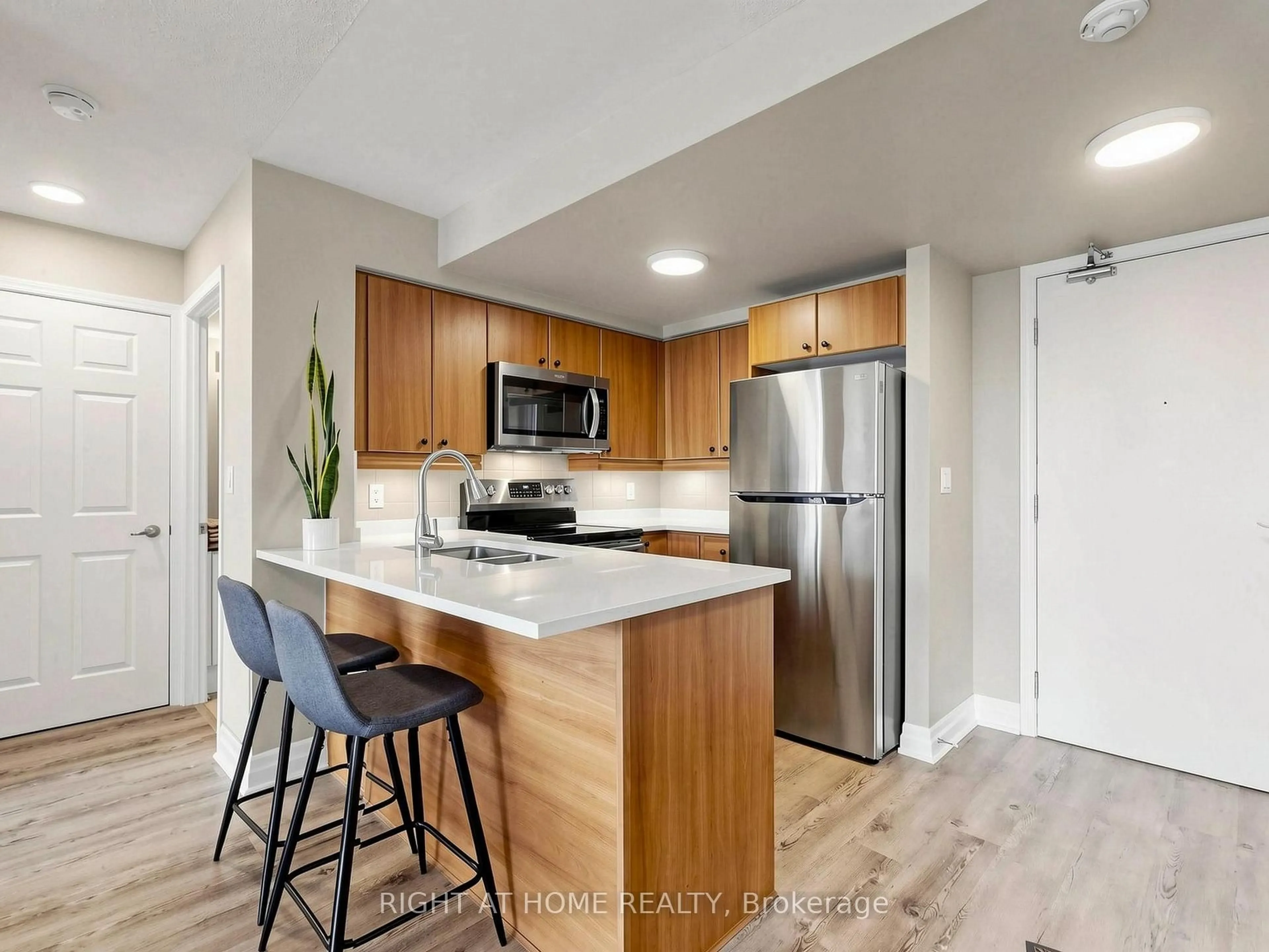 Open concept kitchen, unknown for 18 Valley Woods Rd #1008, Toronto Ontario M3A 0A1