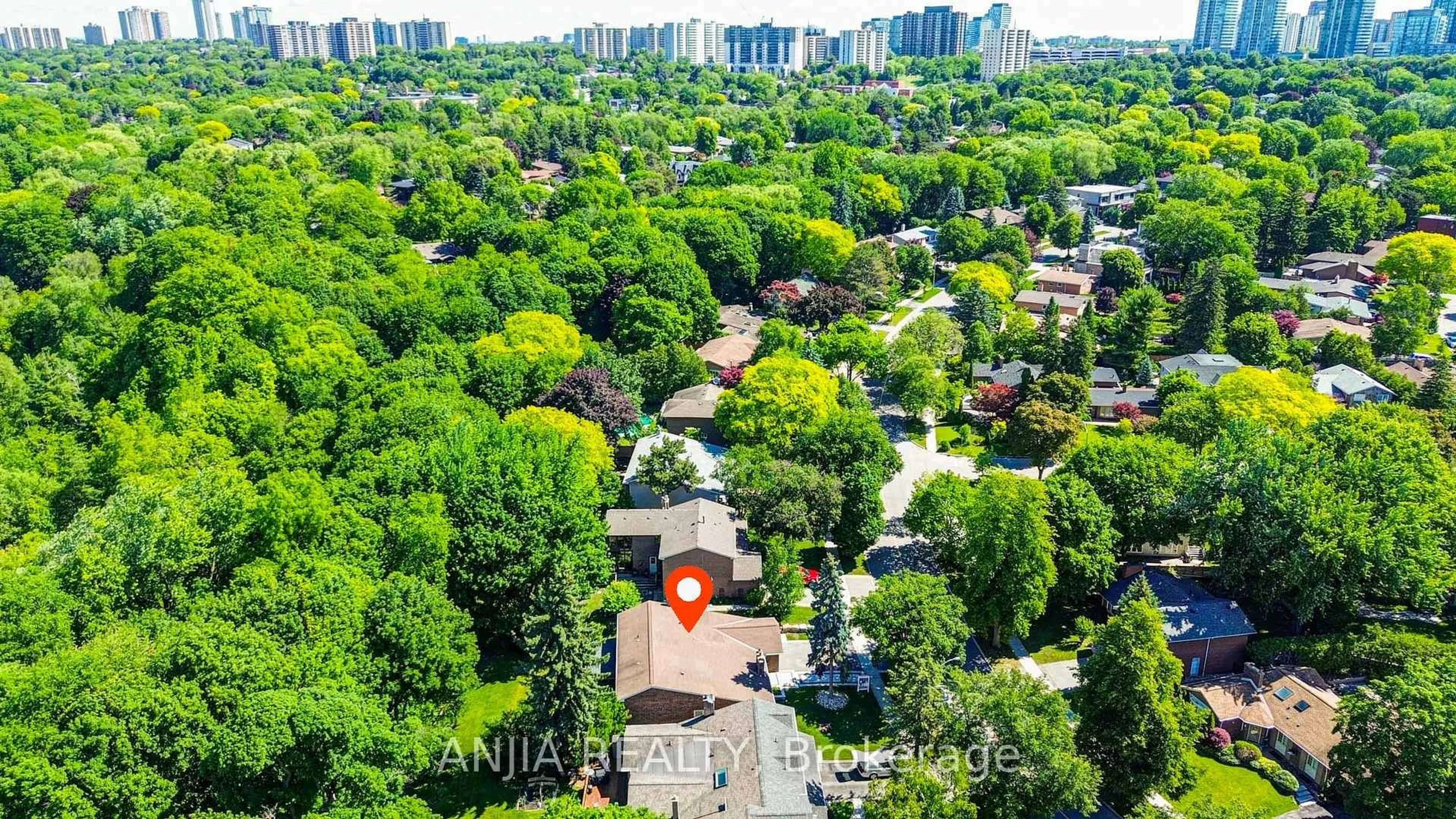 A pic from outside/outdoor area/front of a property/back of a property/a pic from drone, city buildings view from balcony for 8 George Henry Blvd, Toronto Ontario M2J 1E2